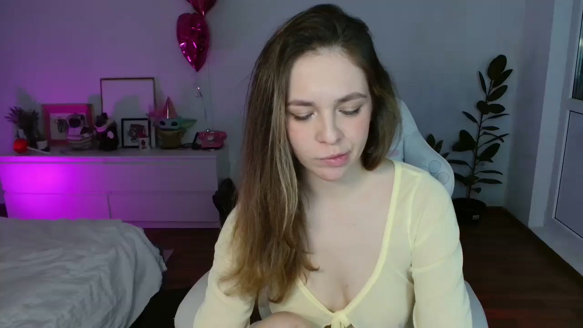Gallery image thumbnail from FunnyMinni's myfreecams stream on, 02/05/2026, 20:39 image 16 of 20