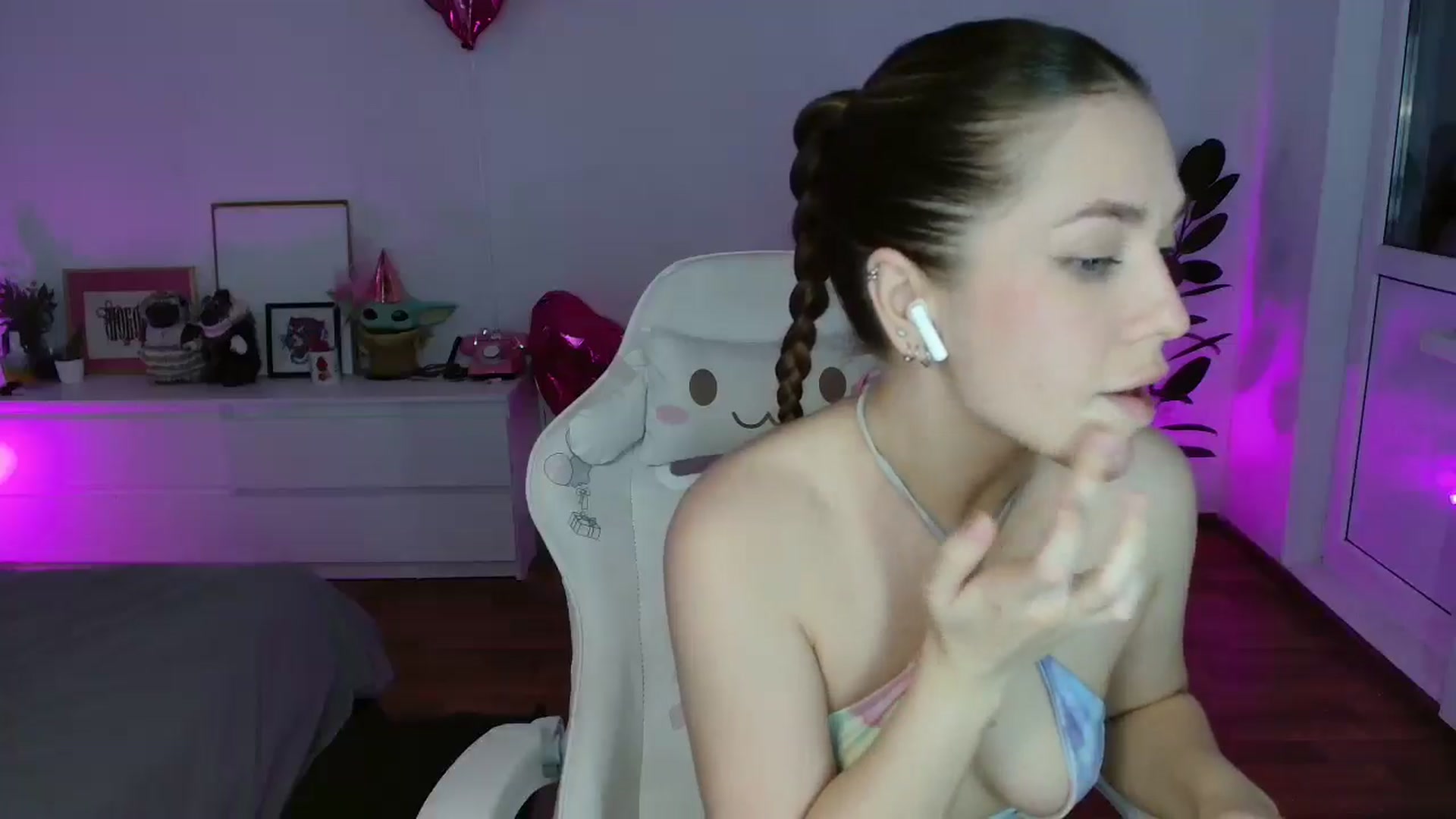 Gallery image thumbnail from FunnyMinni's myfreecams stream on, 02/09/2026, 16:59 image 6 of 20