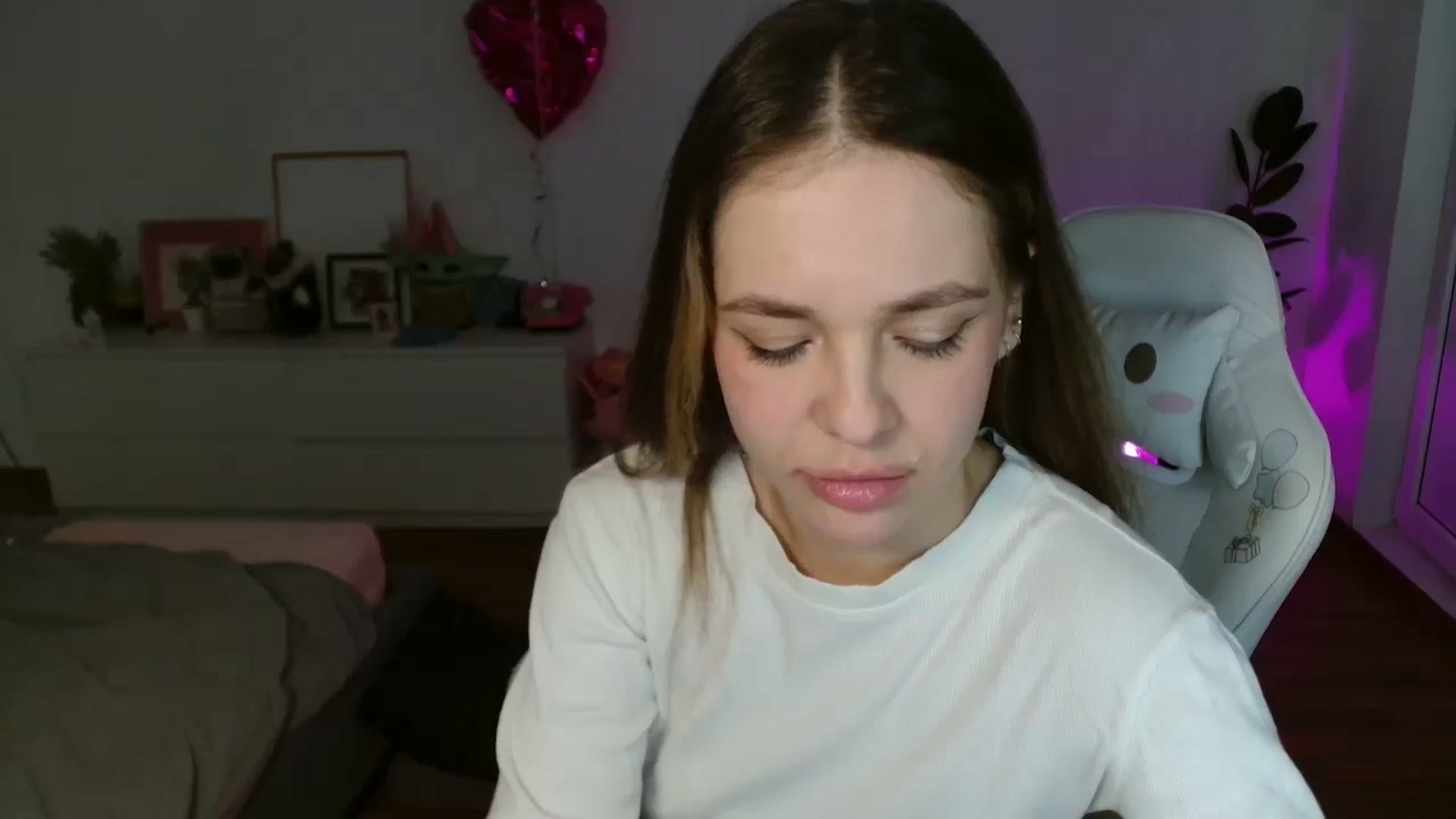 Gallery image thumbnail from FunnyMinni's myfreecams stream on, 02/11/2026, 20:29 image 18 of 20