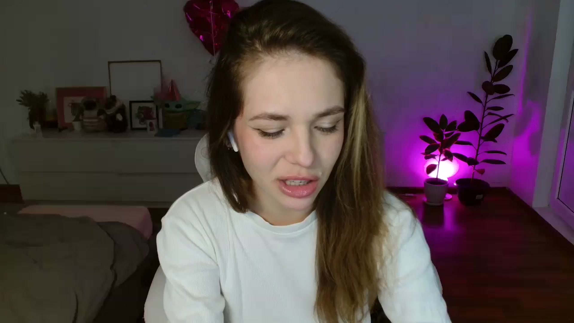 Gallery image thumbnail from FunnyMinni's myfreecams stream on, 02/11/2026, 20:29 image 4 of 20