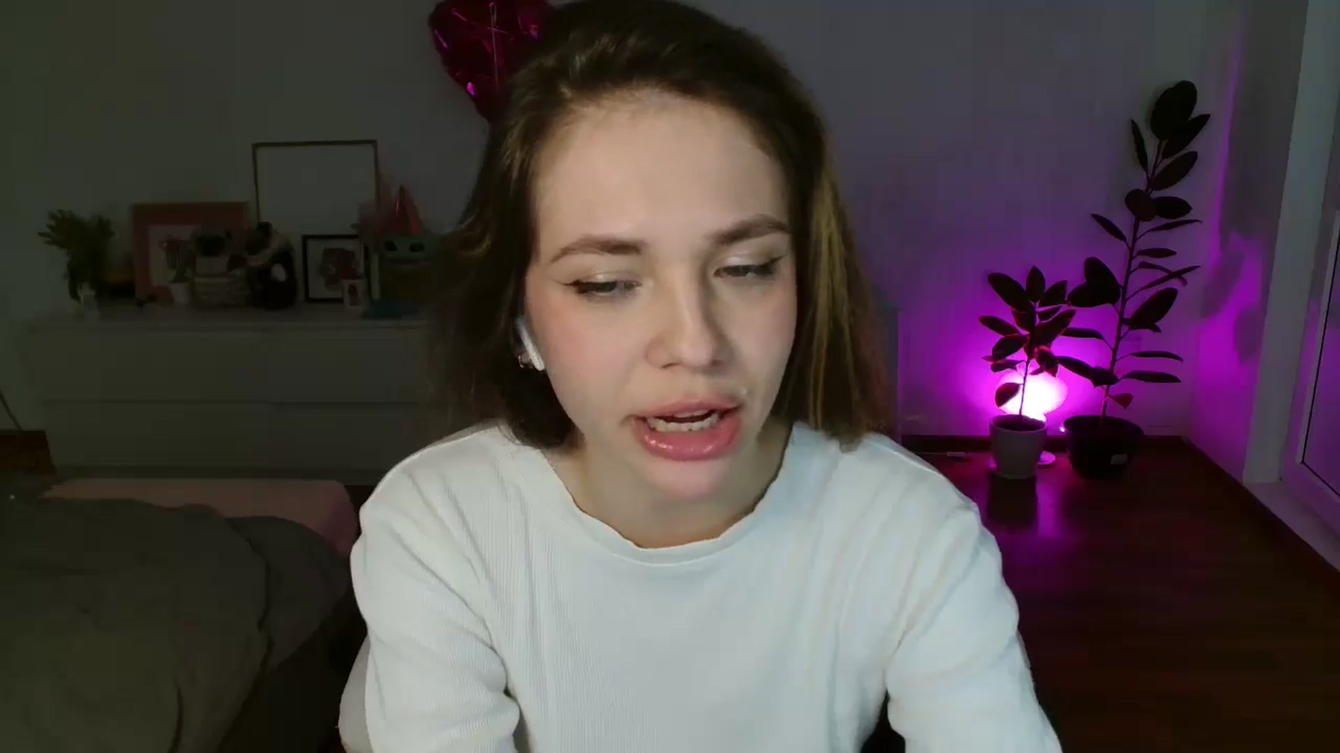 Gallery image thumbnail from FunnyMinni's myfreecams stream on, 02/11/2026, 20:29 image 6 of 20