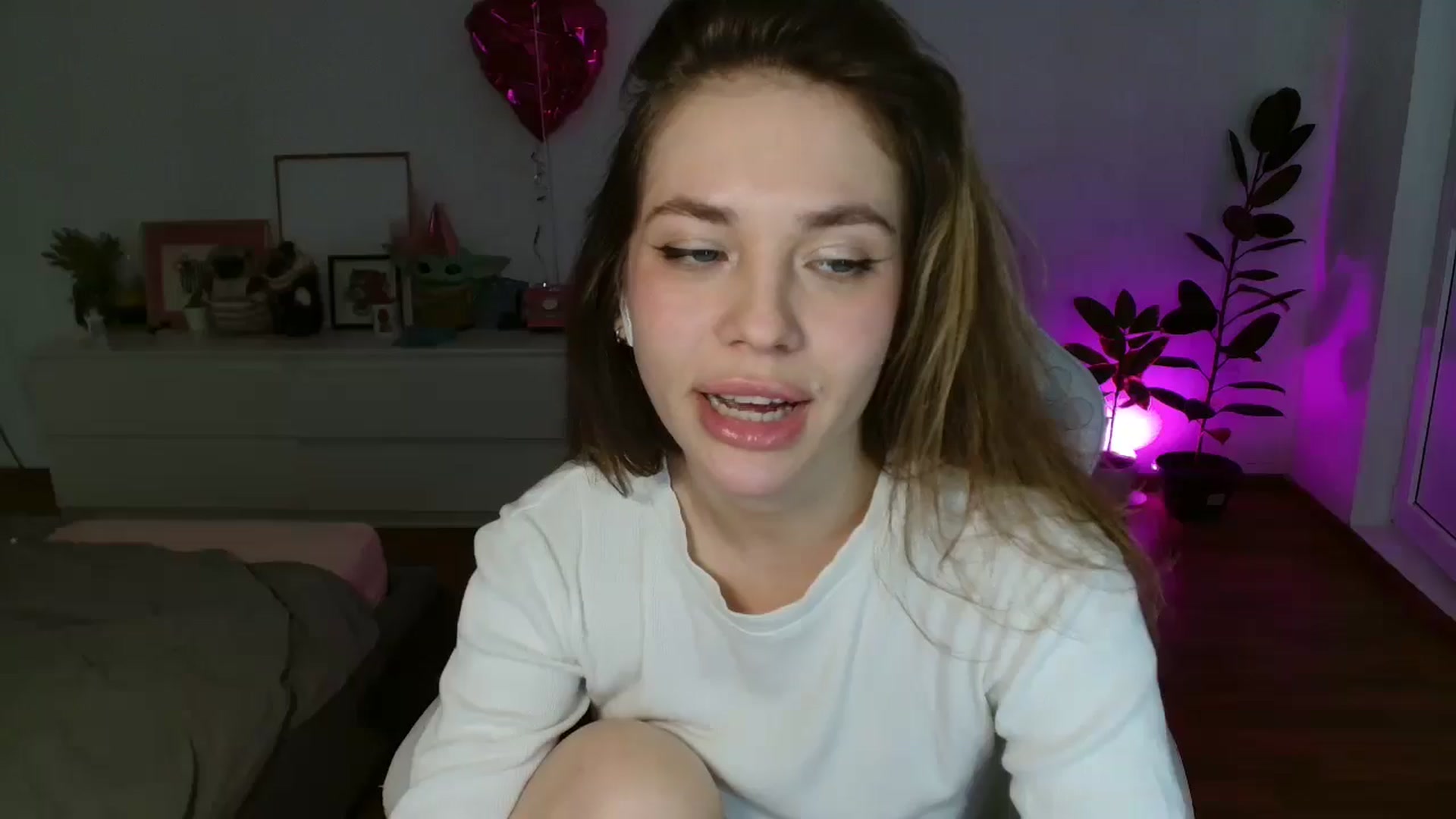 Gallery image thumbnail from FunnyMinni's myfreecams stream on, 02/11/2026, 20:29 image 10 of 20