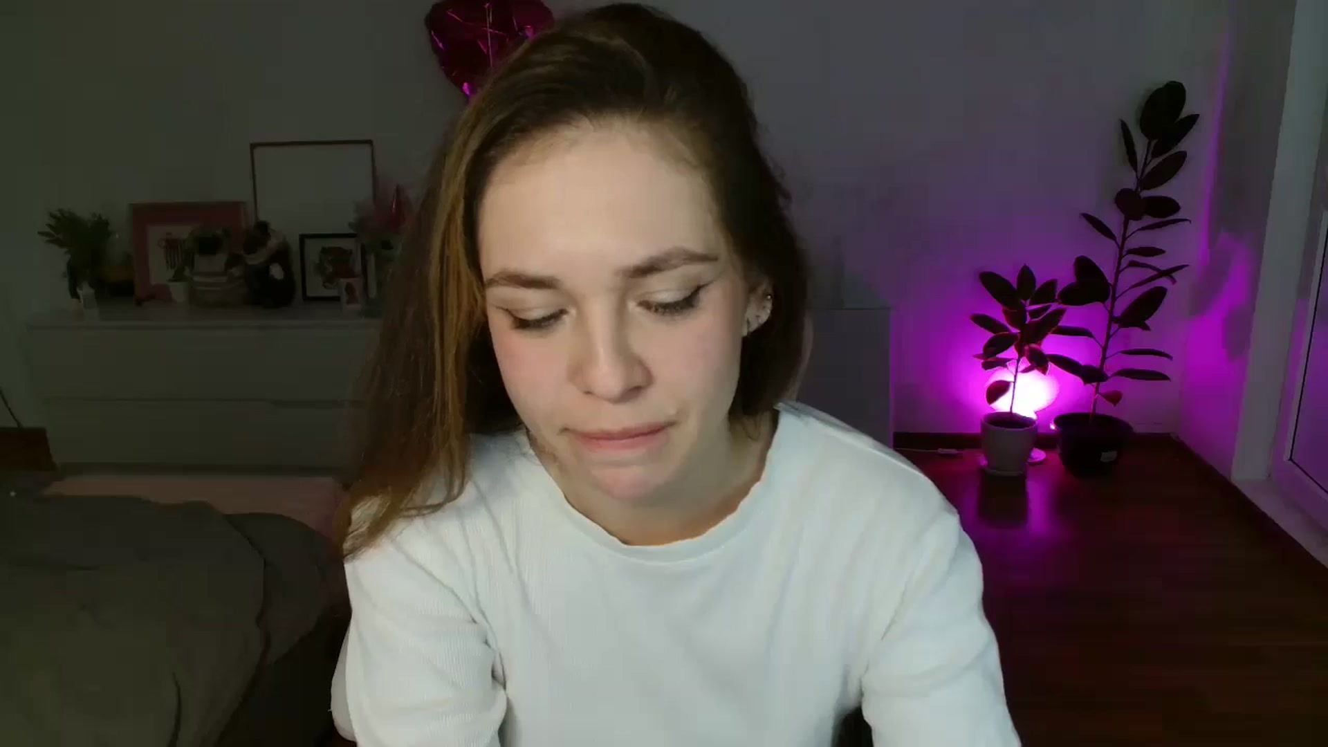 Gallery image thumbnail from FunnyMinni's myfreecams stream on, 02/11/2026, 20:29 image 2 of 20