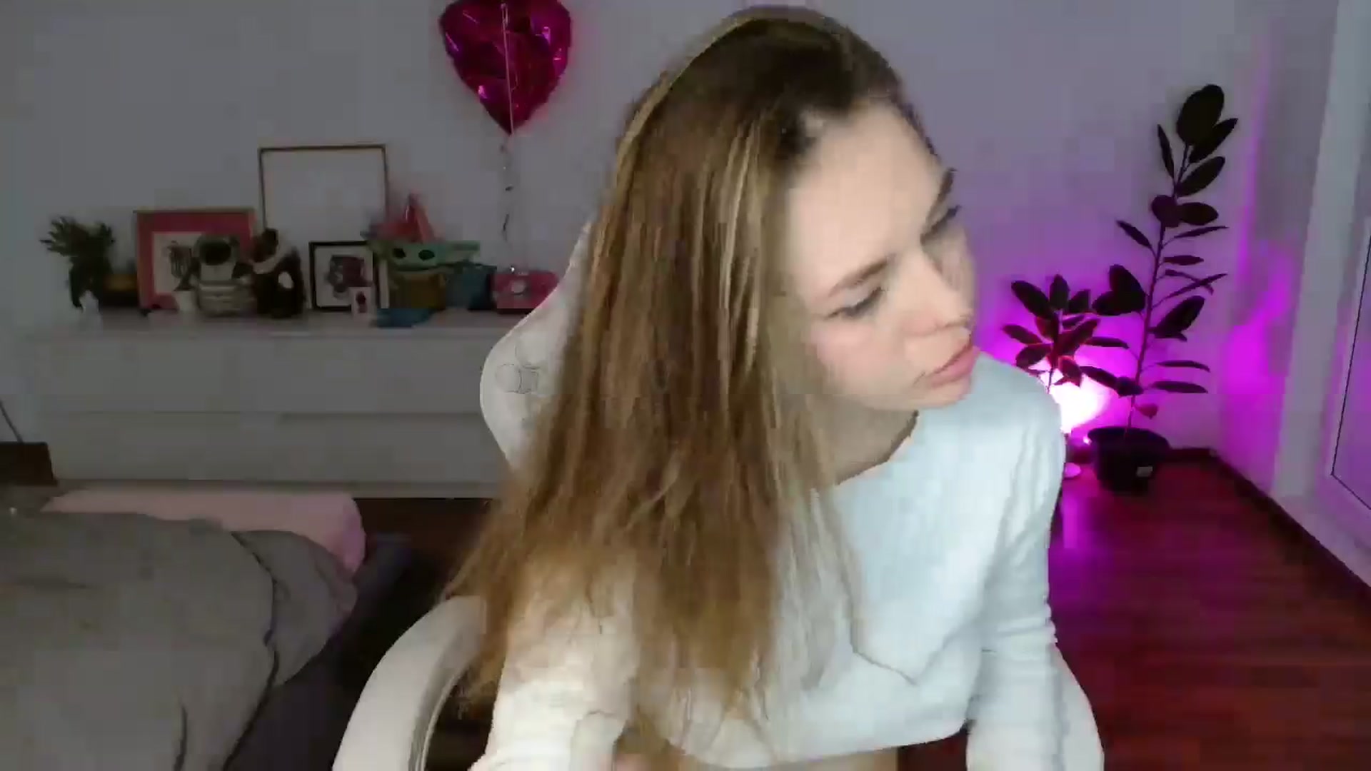 Gallery image thumbnail from FunnyMinni's myfreecams stream on, 02/11/2026, 20:29 image 8 of 20