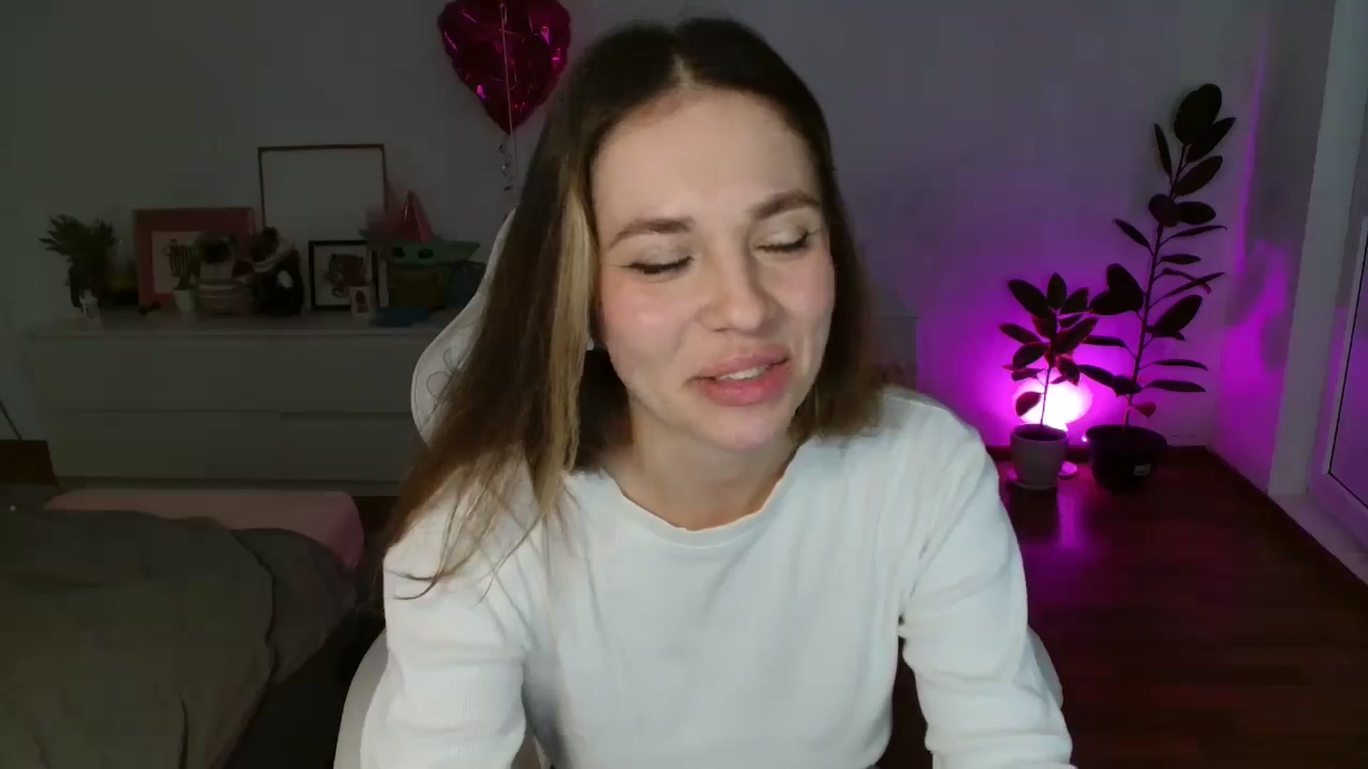 Gallery image thumbnail from FunnyMinni's myfreecams stream on, 02/11/2026, 20:29 image 20 of 20