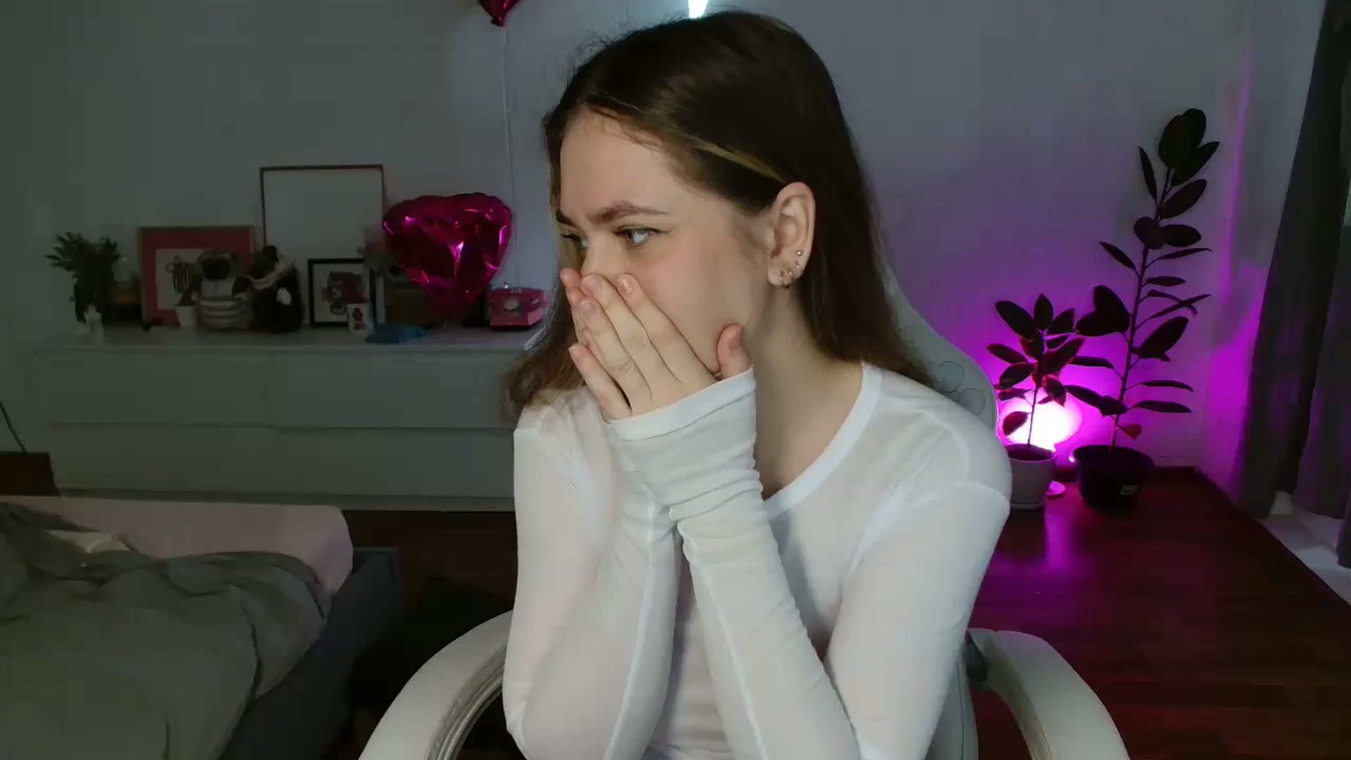 Gallery image thumbnail from FunnyMinni's myfreecams stream on, 02/12/2026, 06:09 image 12 of 20