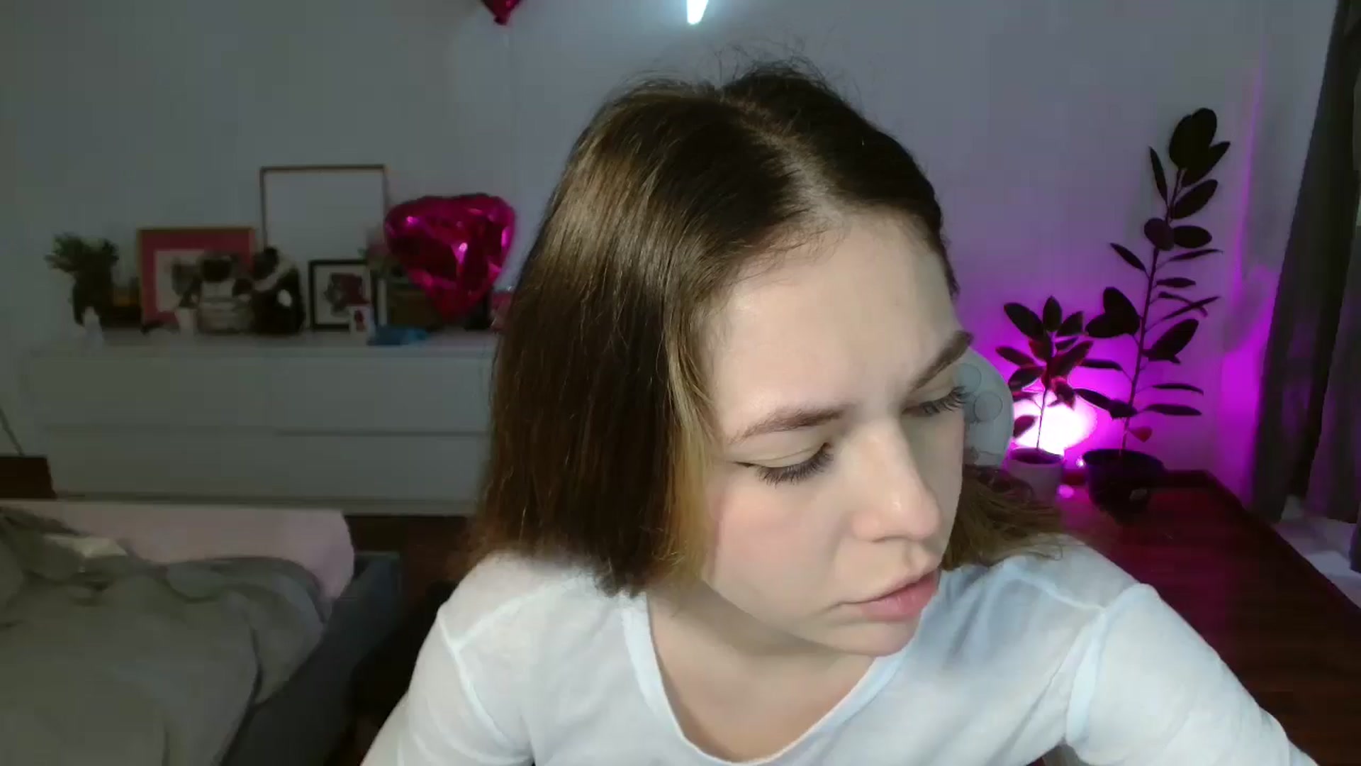 Gallery image thumbnail from FunnyMinni's myfreecams stream on, 02/12/2026, 06:09 image 10 of 20