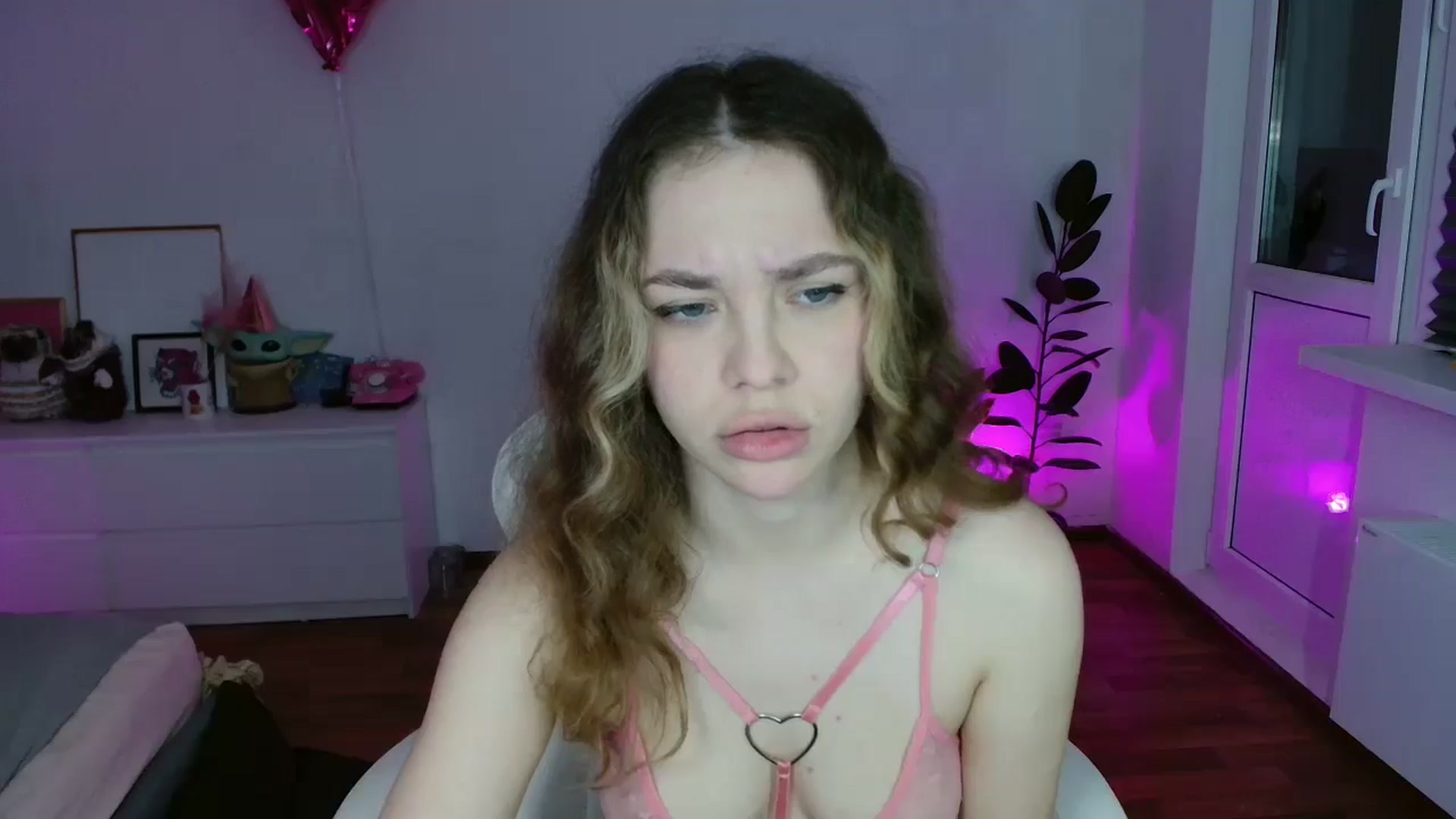 Gallery image thumbnail from FunnyMinni's myfreecams stream on, 02/15/2026, 19:29 image 9 of 20