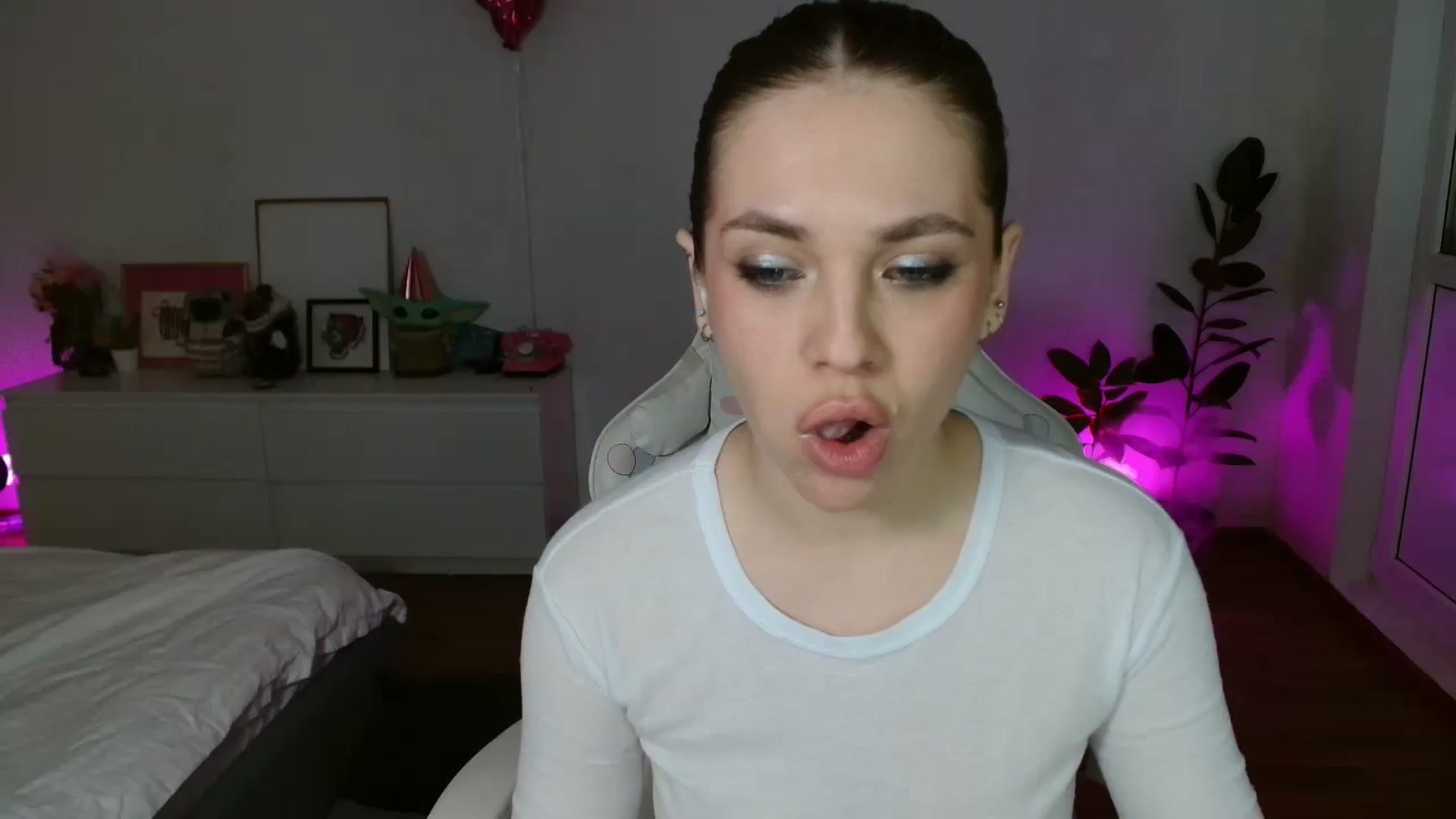 Gallery image thumbnail from FunnyMinni's myfreecams stream on, 02/21/2026, 21:19 image 16 of 20