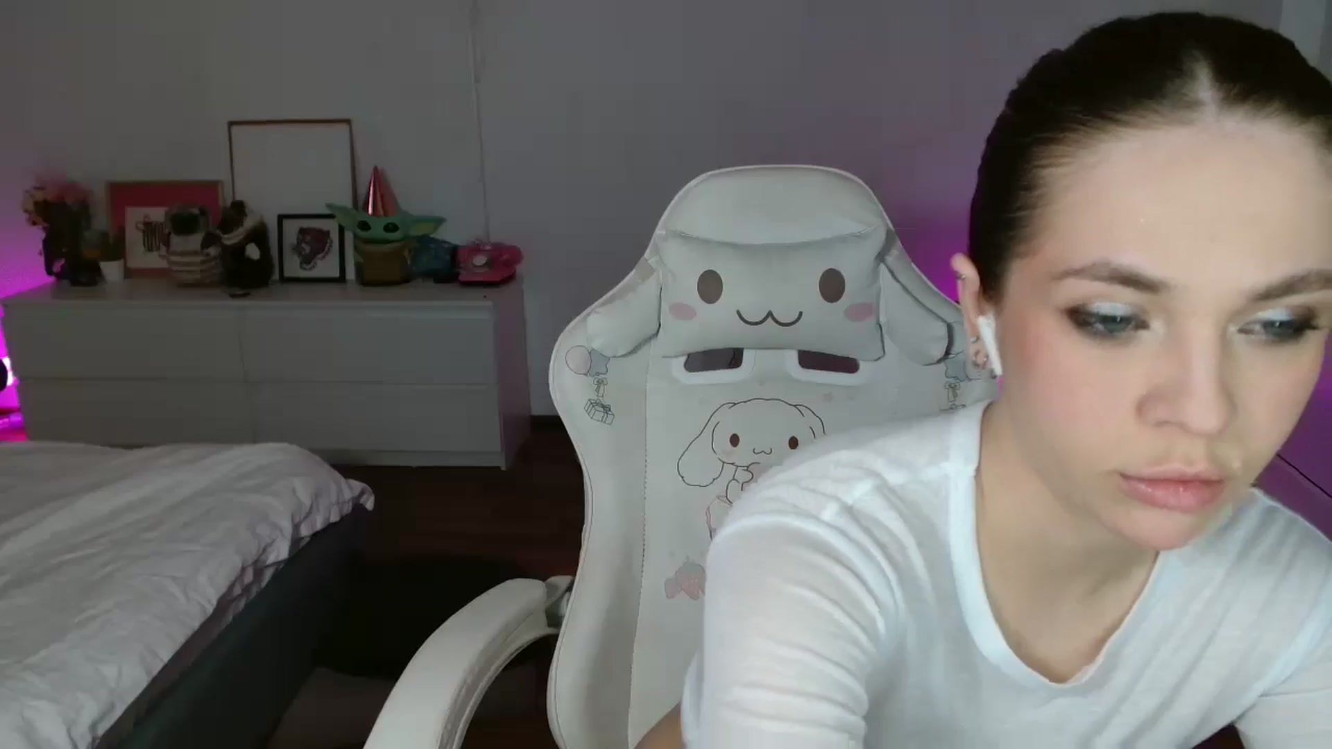 Gallery image thumbnail from FunnyMinni's myfreecams stream on, 02/21/2026, 21:19 image 12 of 20