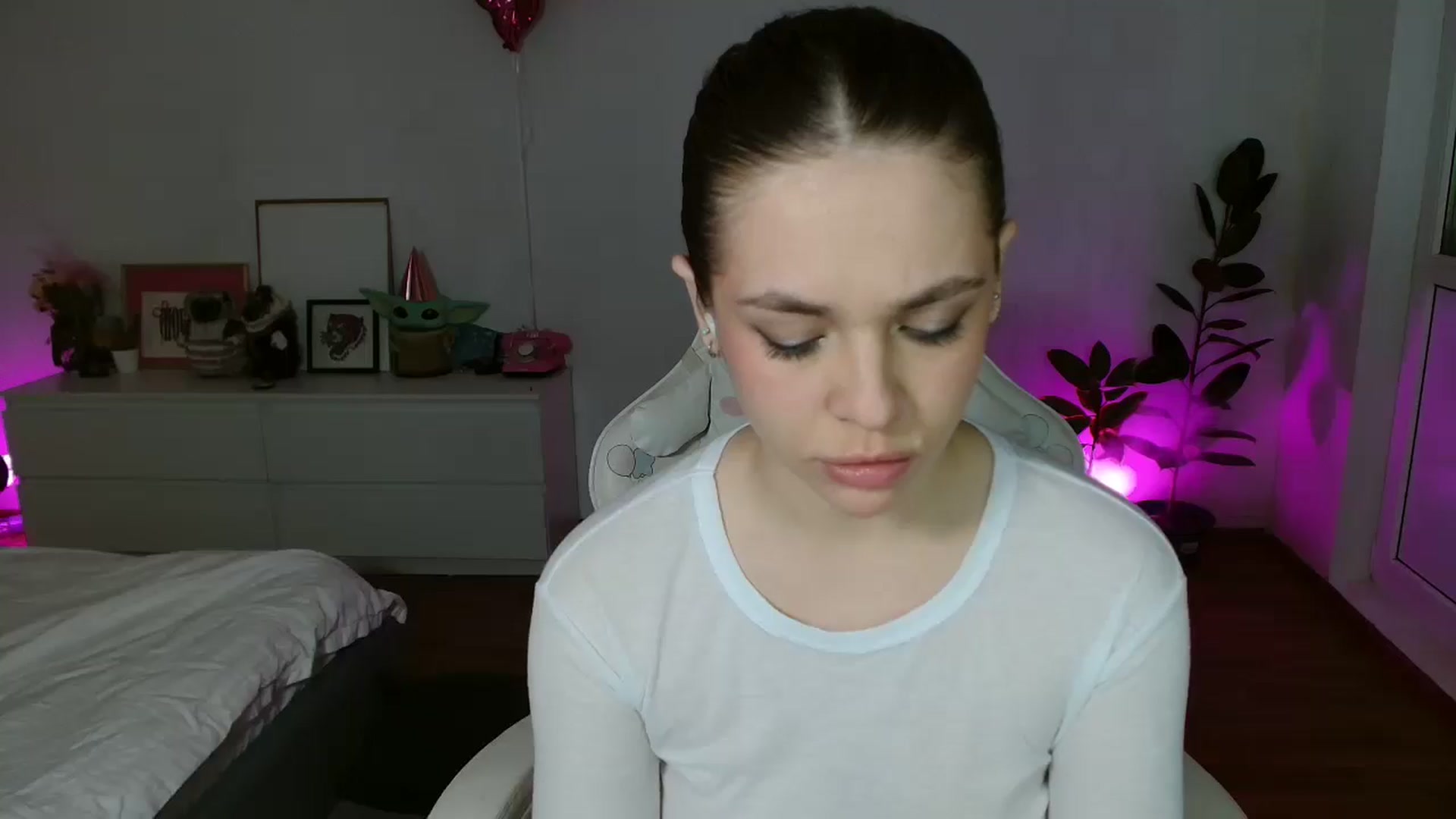 Gallery image thumbnail from FunnyMinni's myfreecams stream on, 02/21/2026, 21:19 image 18 of 20
