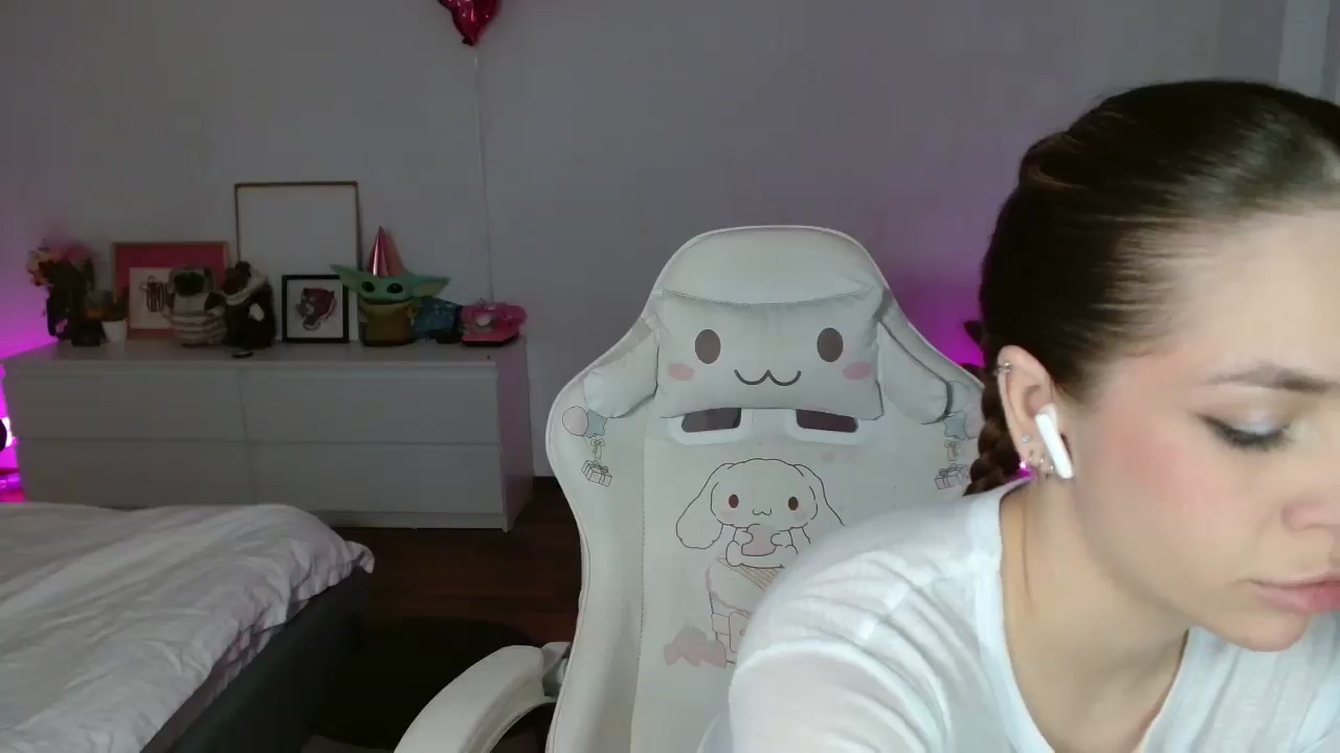 Gallery image thumbnail from FunnyMinni's myfreecams stream on, 02/21/2026, 21:19 image 14 of 20