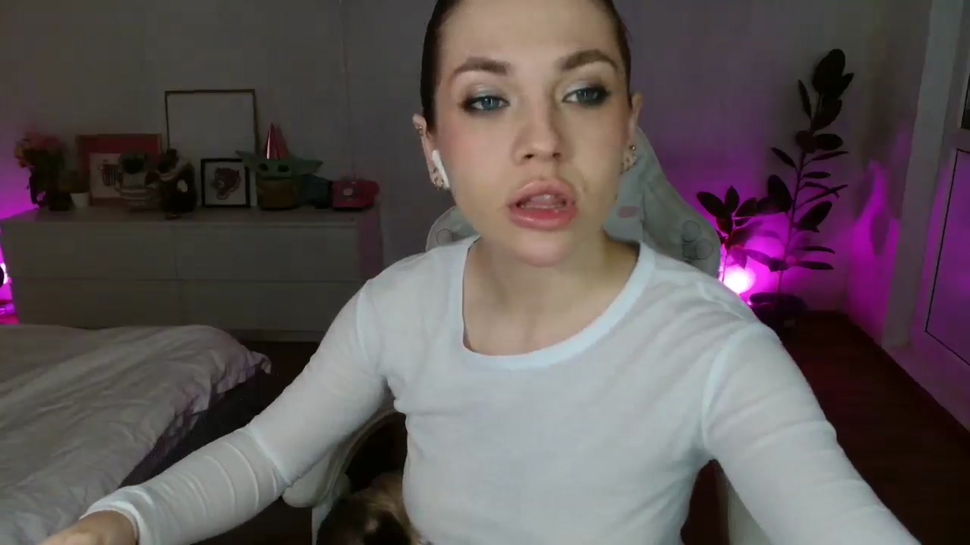 Gallery image thumbnail from FunnyMinni's myfreecams stream on, 02/21/2026, 21:19 image 9 of 20