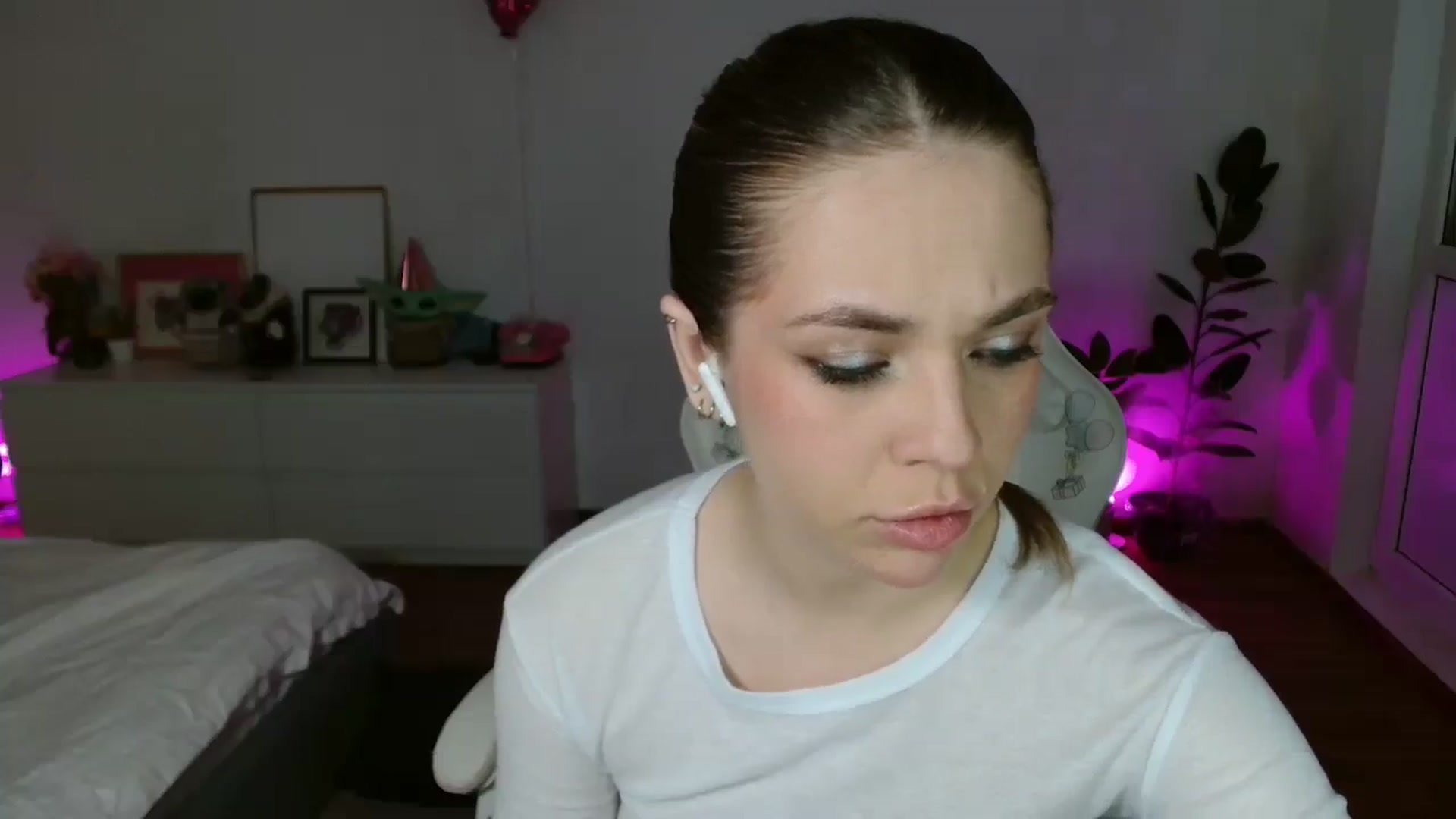 Gallery image thumbnail from FunnyMinni's myfreecams stream on, 02/21/2026, 21:19 image 10 of 20