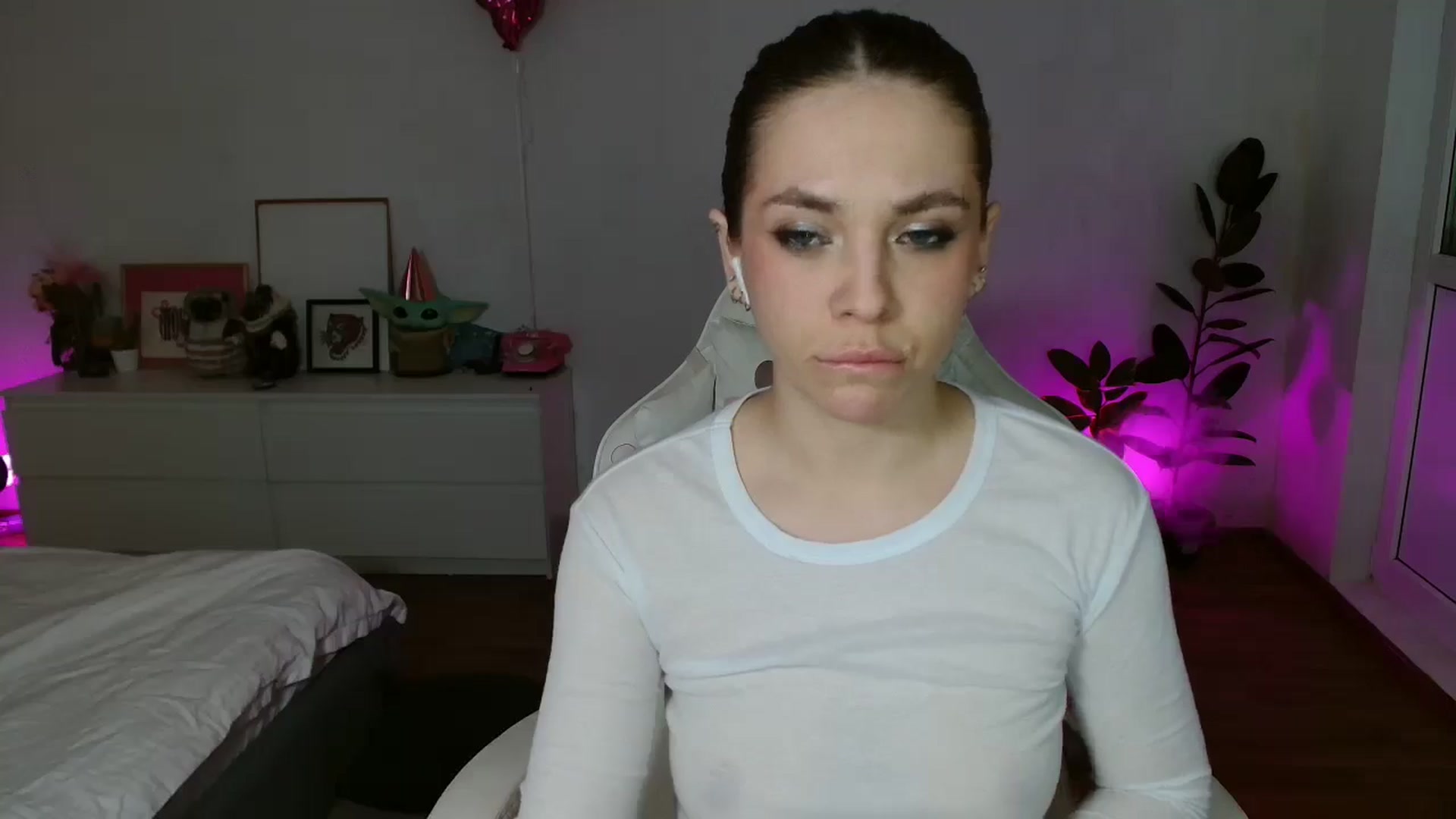Gallery image thumbnail from FunnyMinni's myfreecams stream on, 02/21/2026, 21:19 image 13 of 20
