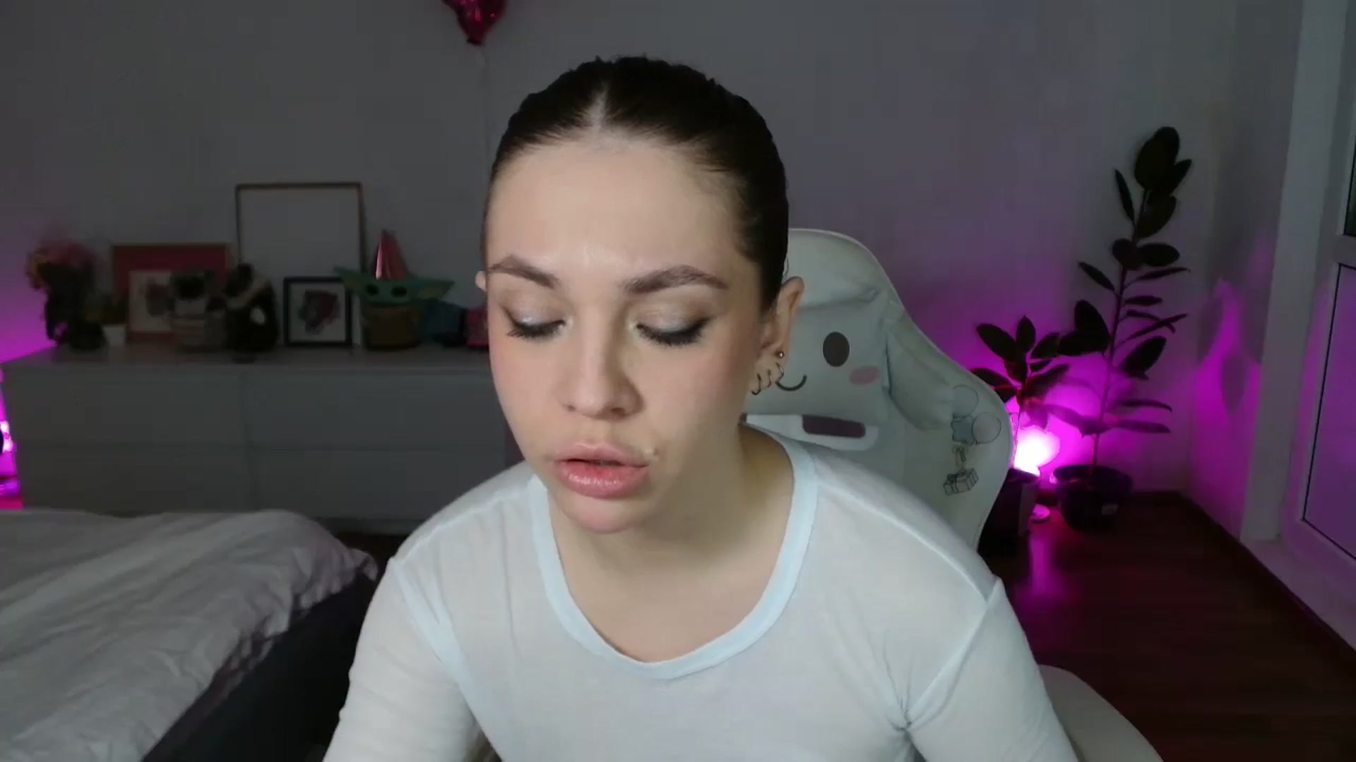 Gallery image thumbnail from FunnyMinni's myfreecams stream on, 02/21/2026, 21:19 image 15 of 20