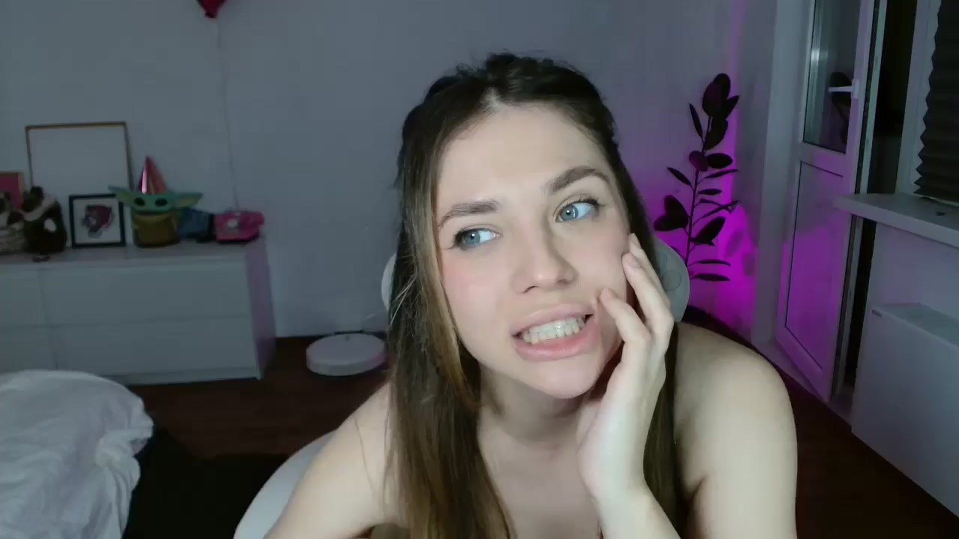 Gallery image thumbnail from FunnyMinni's myfreecams stream on, 02/23/2026, 20:50 image 9 of 20