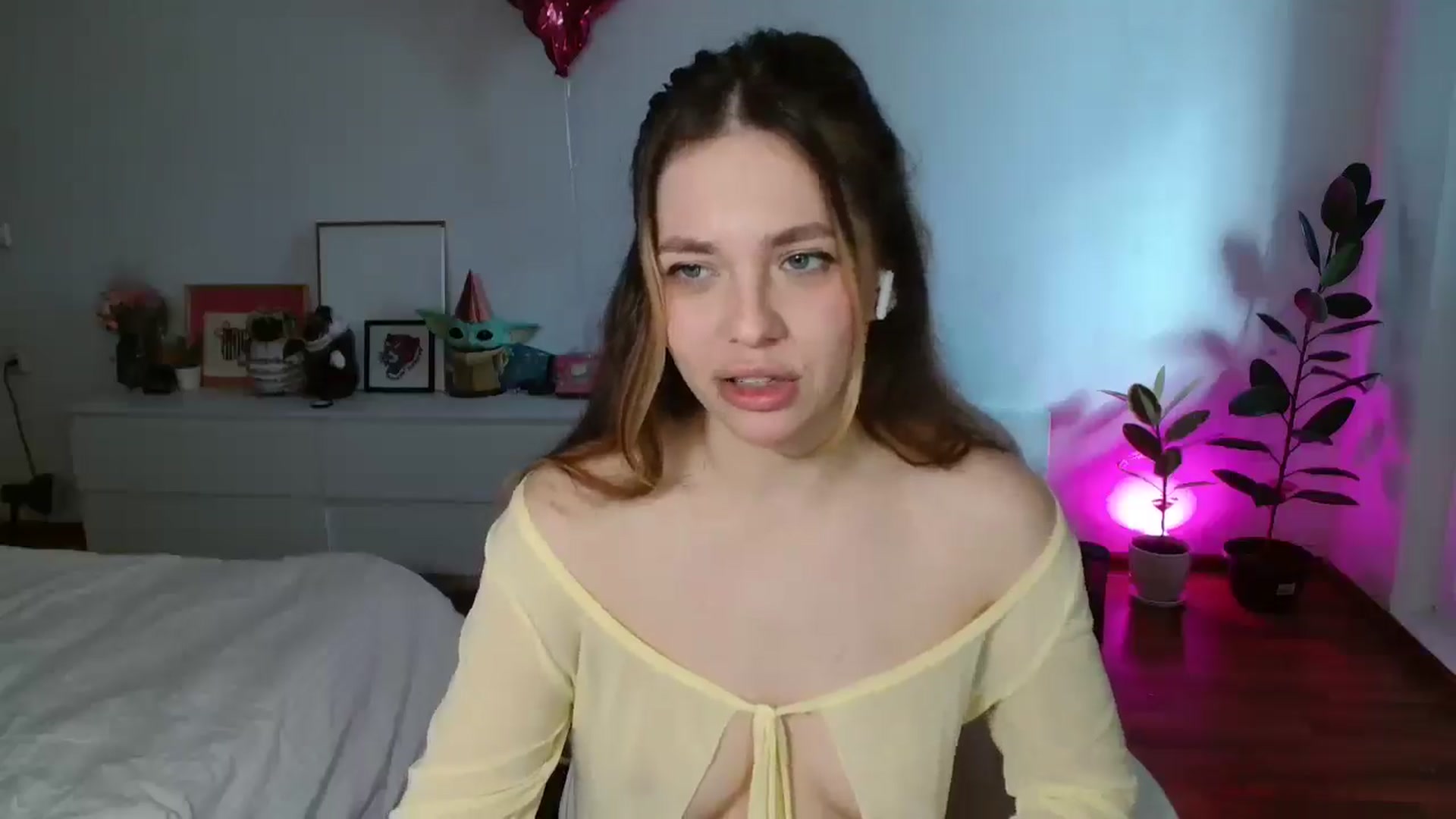 Gallery image thumbnail from FunnyMinni's myfreecams stream on, 02/25/2026, 07:32 image 14 of 20
