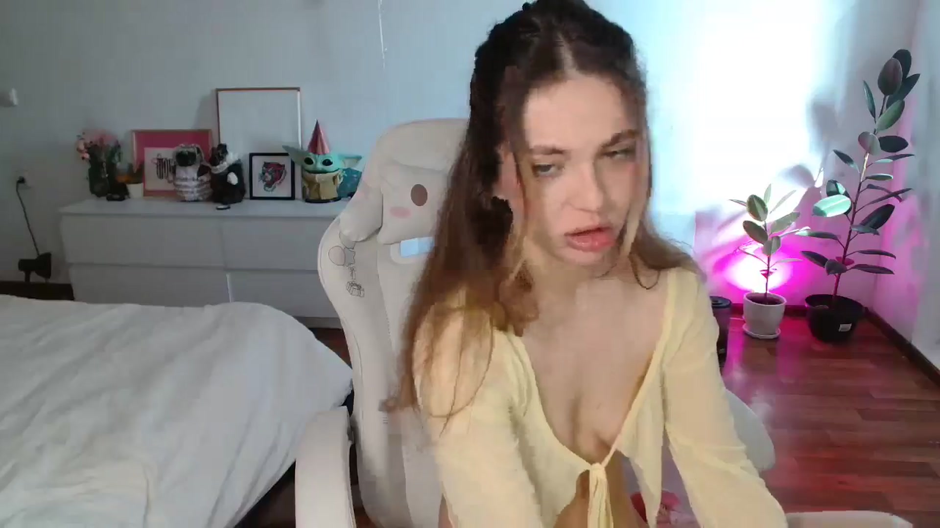 Gallery image thumbnail from FunnyMinni's myfreecams stream on, 02/25/2026, 07:44 image 15 of 20