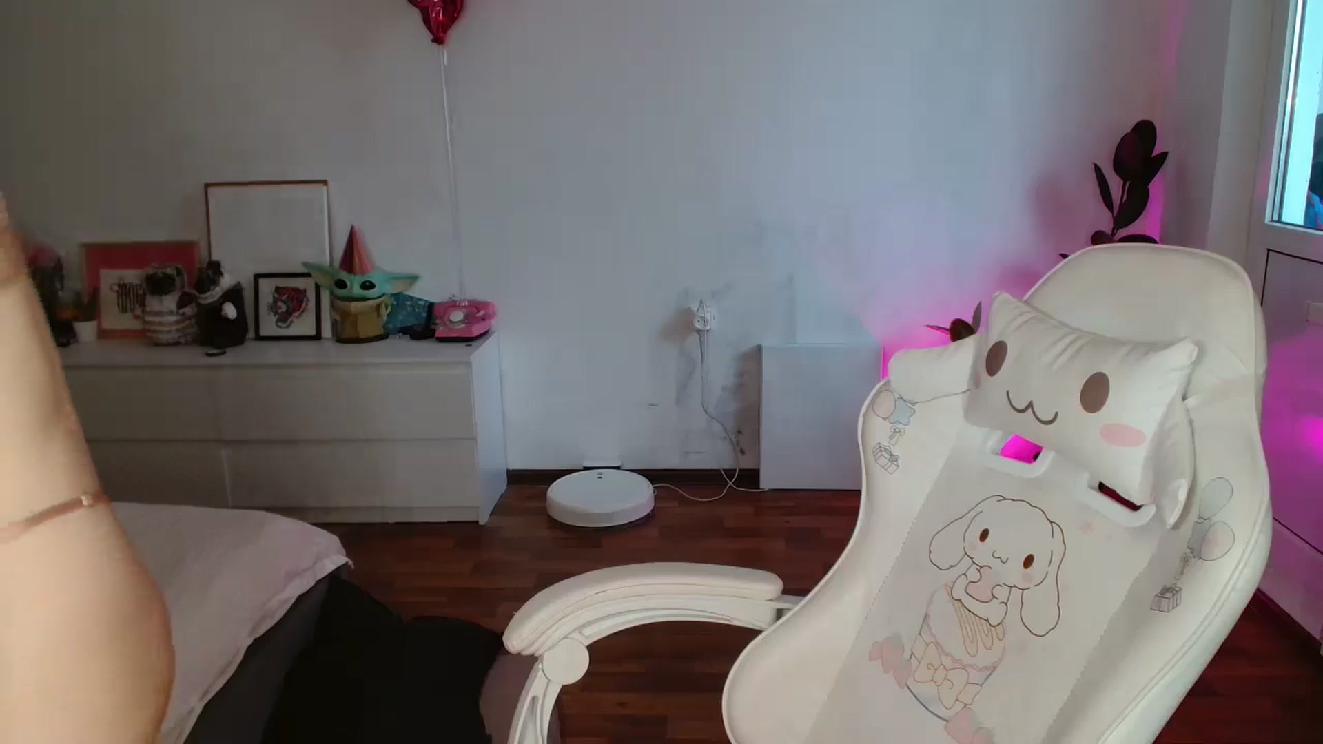 Gallery image thumbnail from FunnyMinni's myfreecams stream on, 02/26/2026, 06:50 image 7 of 20