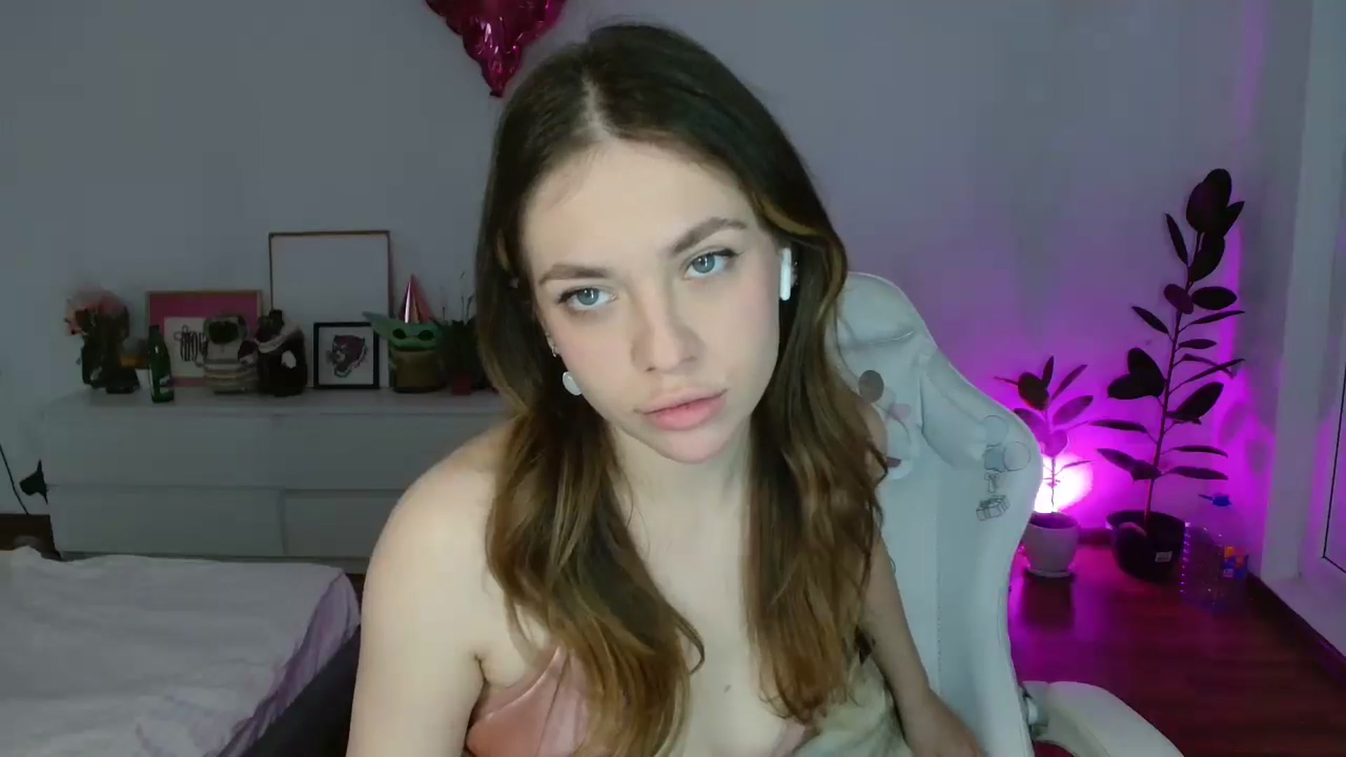 Gallery image thumbnail from FunnyMinni's myfreecams stream on, 02/28/2026, 19:13 image 2 of 20