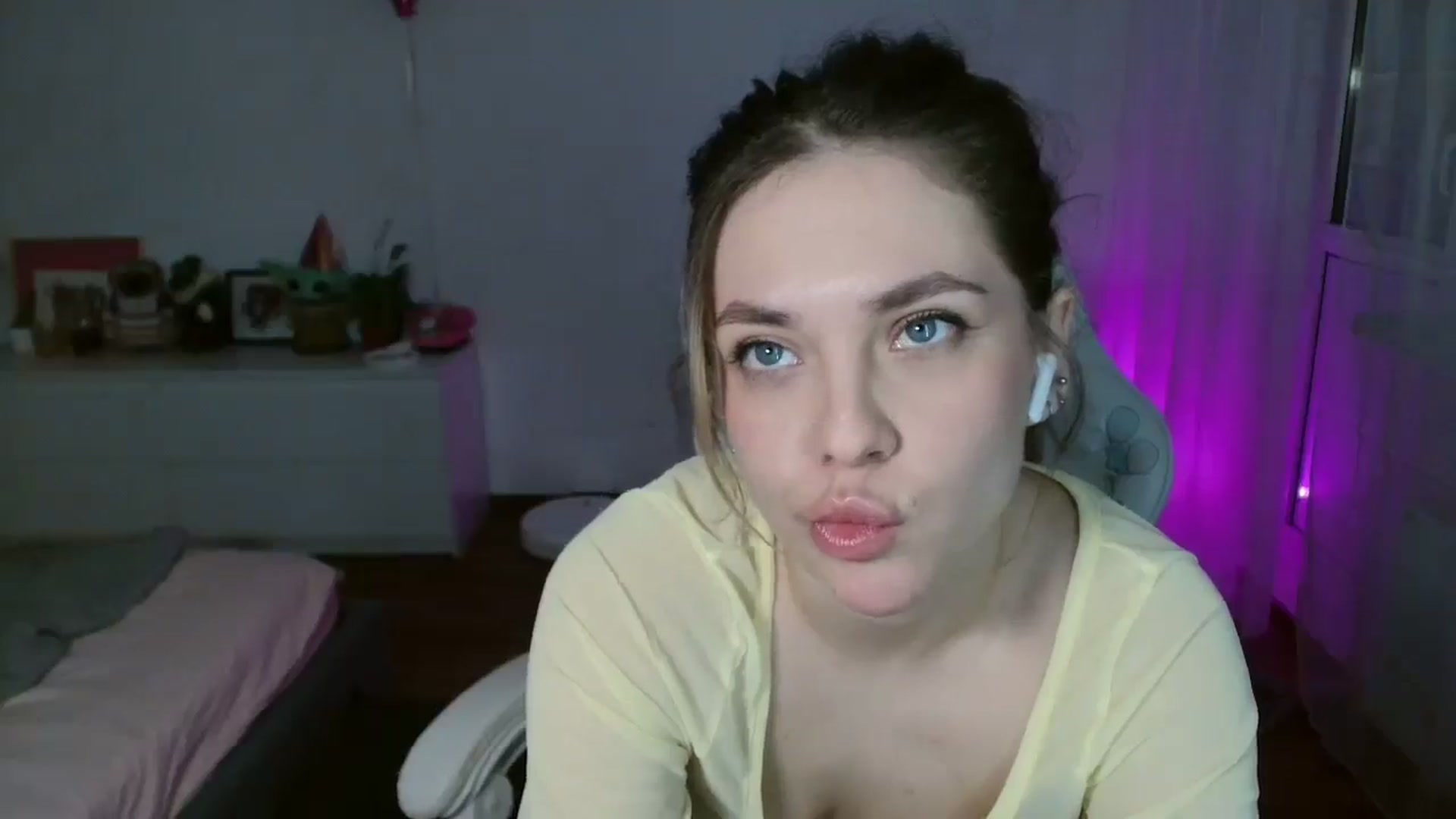 Gallery image thumbnail from FunnyMinni's myfreecams stream on, 03/03/2026, 20:04 image 9 of 20