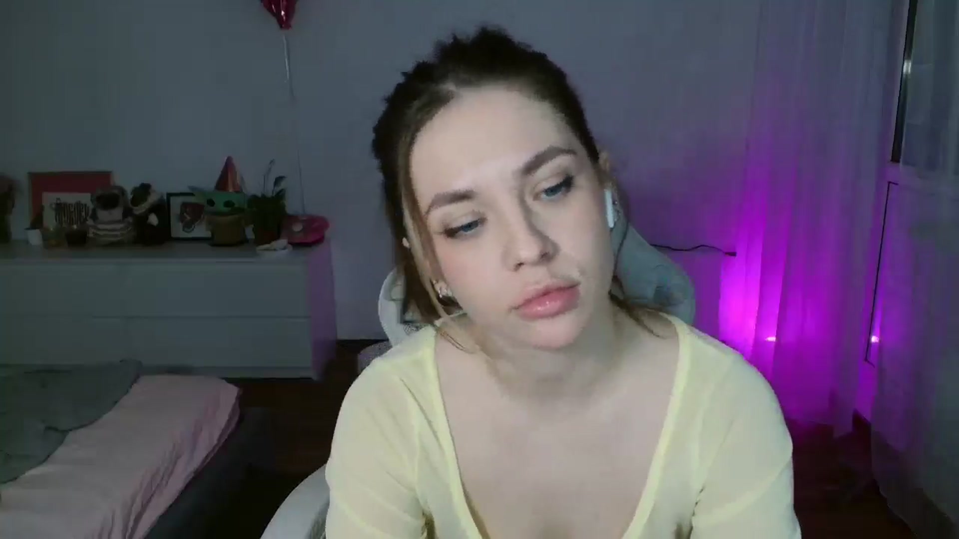Gallery image thumbnail from FunnyMinni's myfreecams stream on, 03/03/2026, 20:04 image 17 of 20