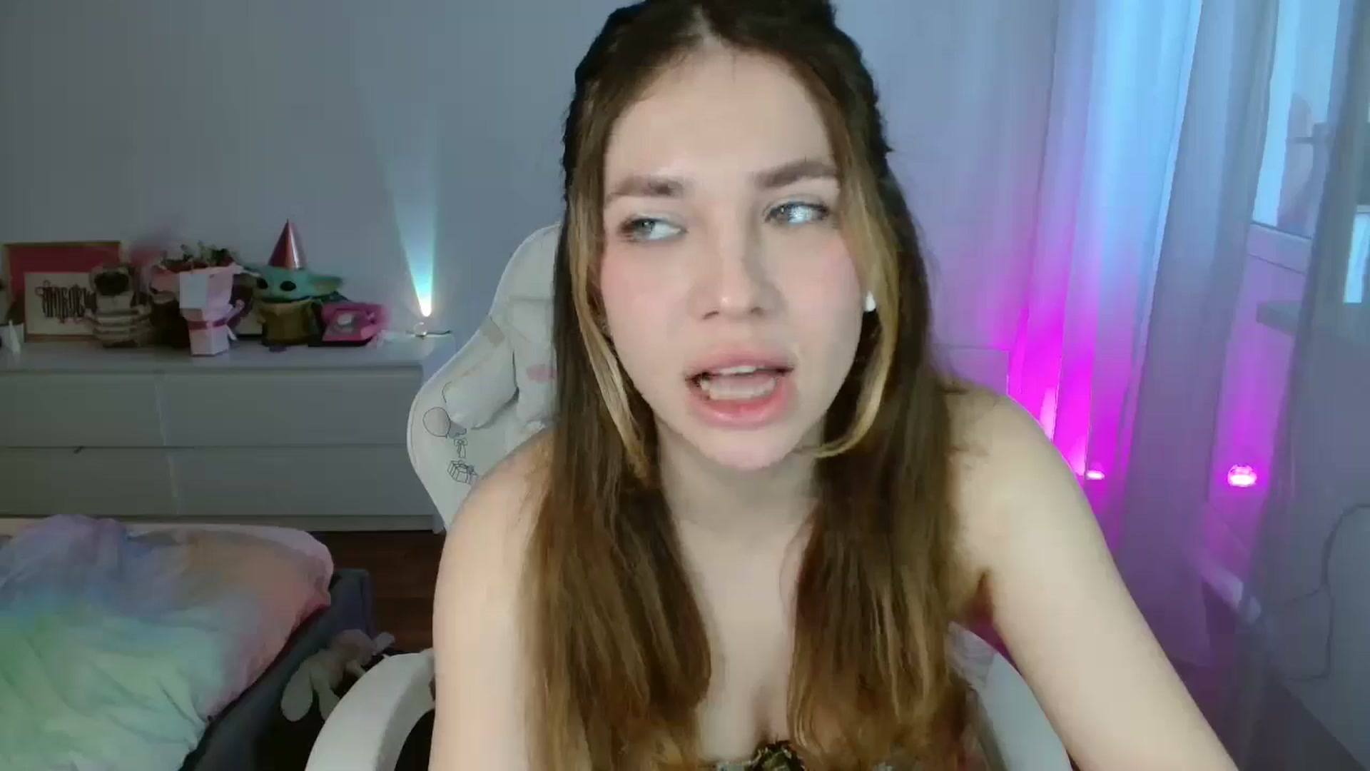 Gallery image thumbnail from FunnyMinni's myfreecams stream on, 03/21/2026, 08:33 image 7 of 20