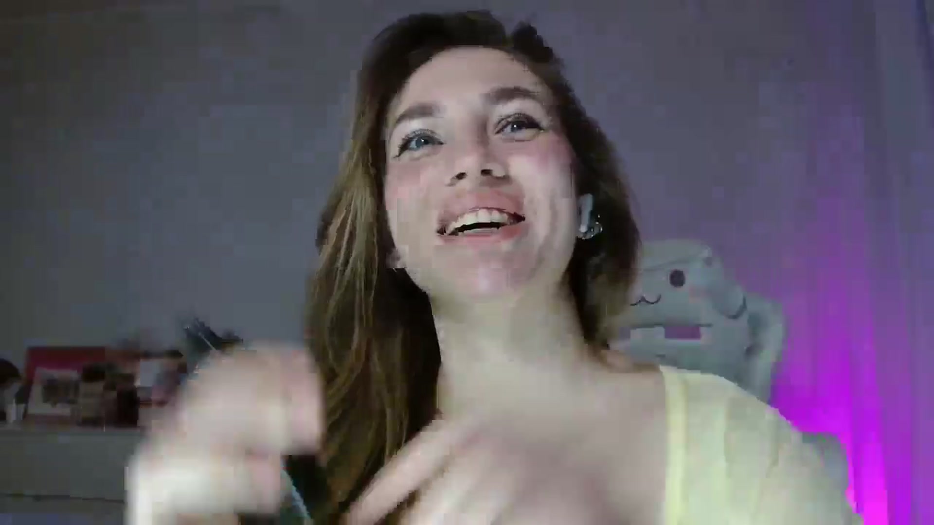 Gallery image thumbnail from FunnyMinni's myfreecams stream on, 03/22/2026, 18:34 image 4 of 20