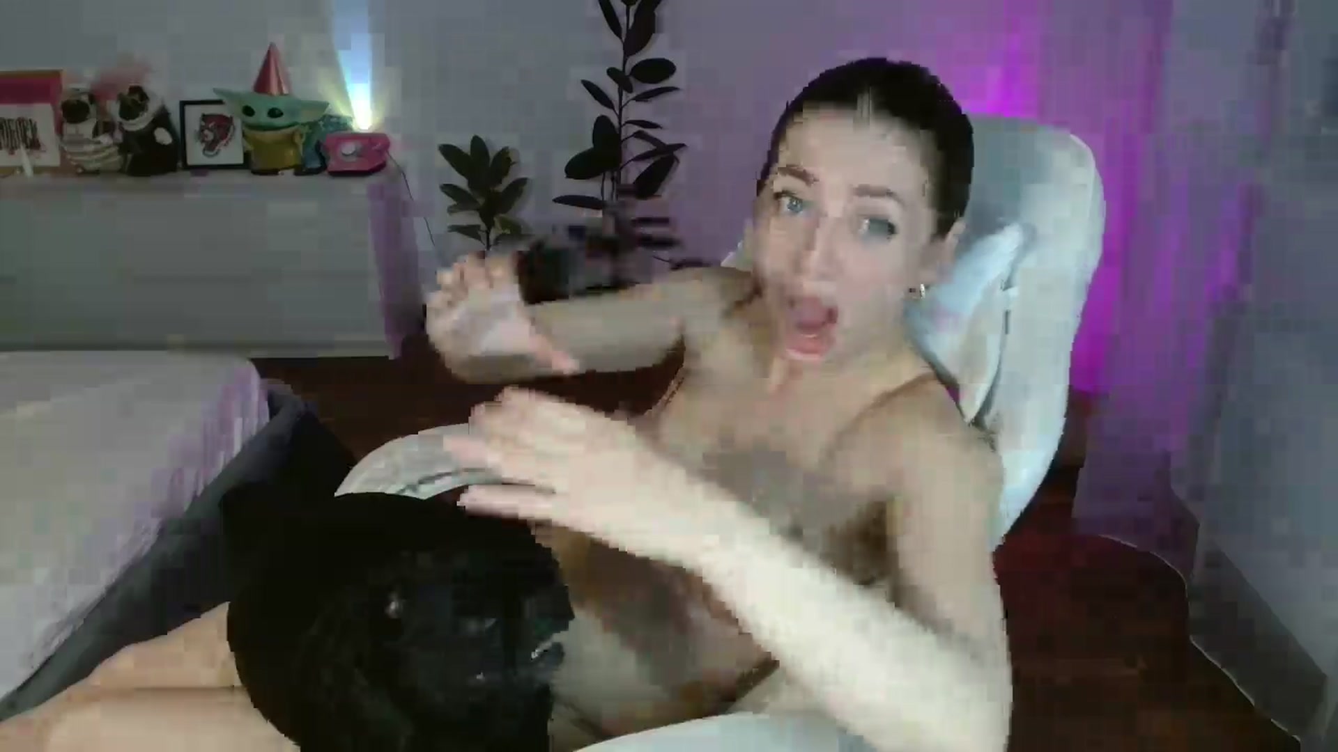Gallery image thumbnail from FunnyMinni's myfreecams stream on, 04/02/2026, 18:52 image 10 of 20