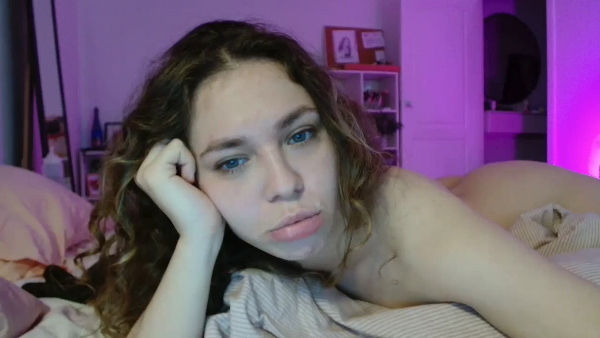 Gallery image thumbnail from FunnyMinni's myfreecams stream on, 04/05/2026, 05:42 image 4 of 20