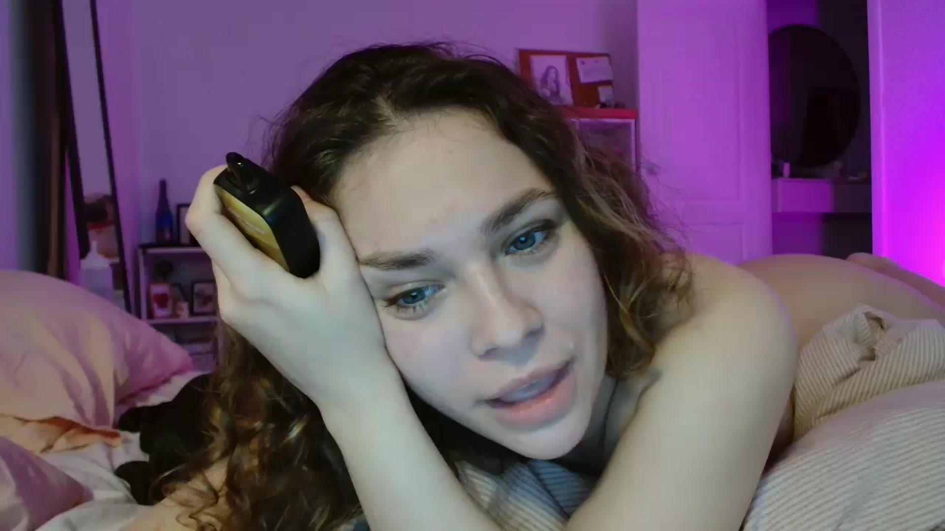 Gallery image thumbnail from FunnyMinni's myfreecams stream on, 04/05/2026, 05:42 image 1 of 20