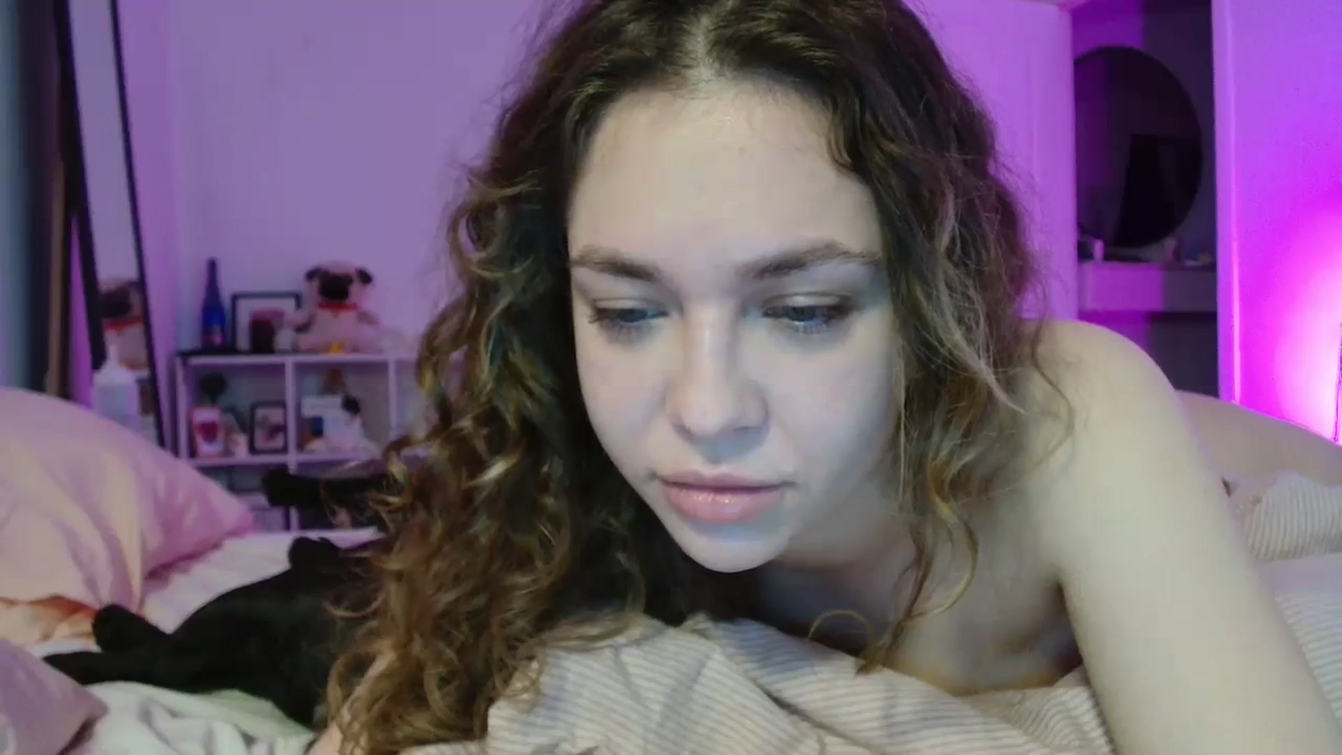 Gallery image thumbnail from FunnyMinni's myfreecams stream on, 04/05/2026, 05:42 image 3 of 20