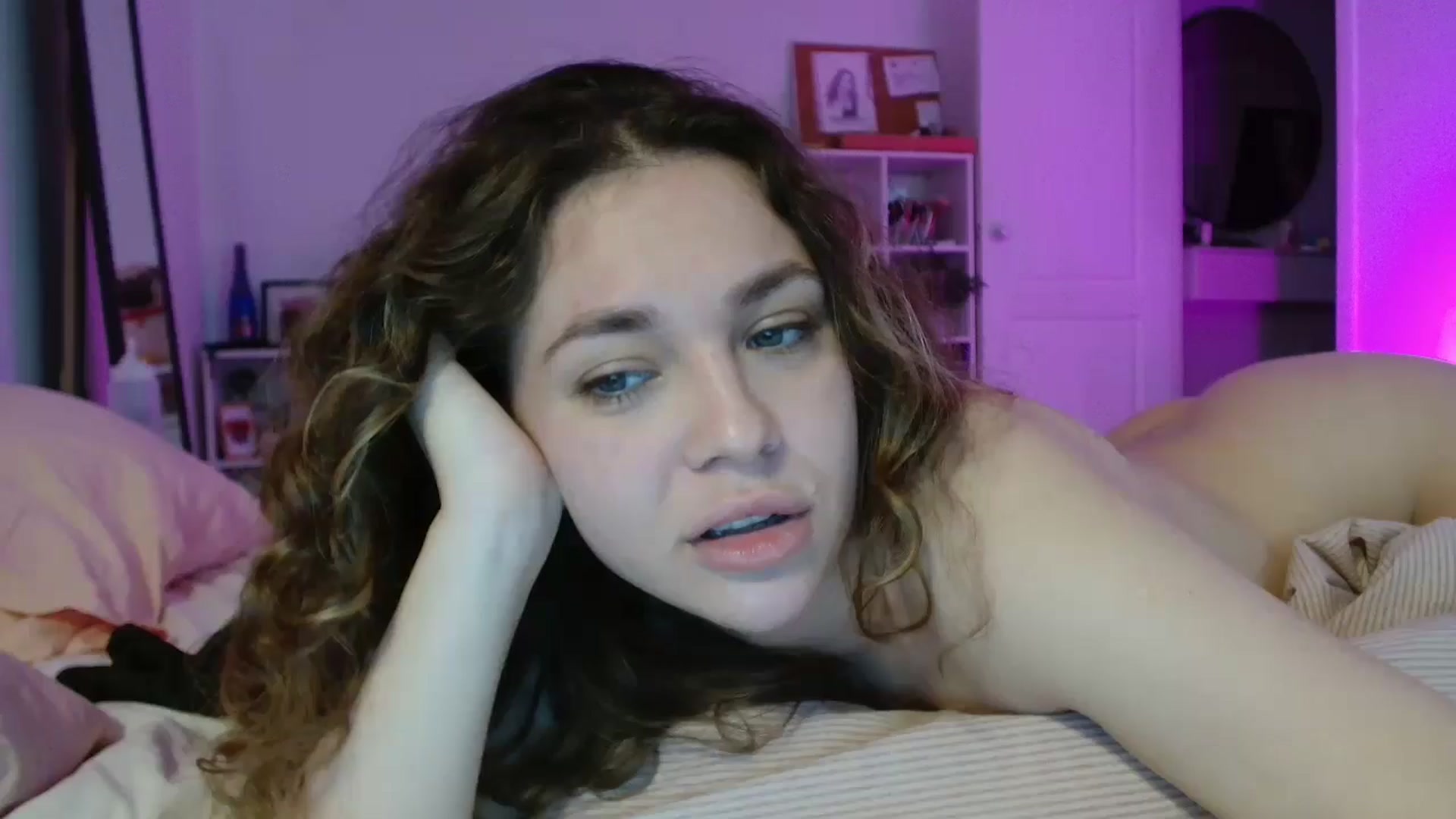 Gallery image thumbnail from FunnyMinni's myfreecams stream on, 04/05/2026, 05:42 image 6 of 20