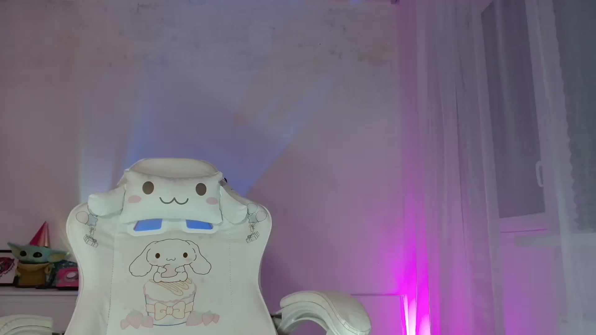 Gallery image thumbnail from FunnyMinni's myfreecams stream on, 04/21/2026, 21:02 image 4 of 20