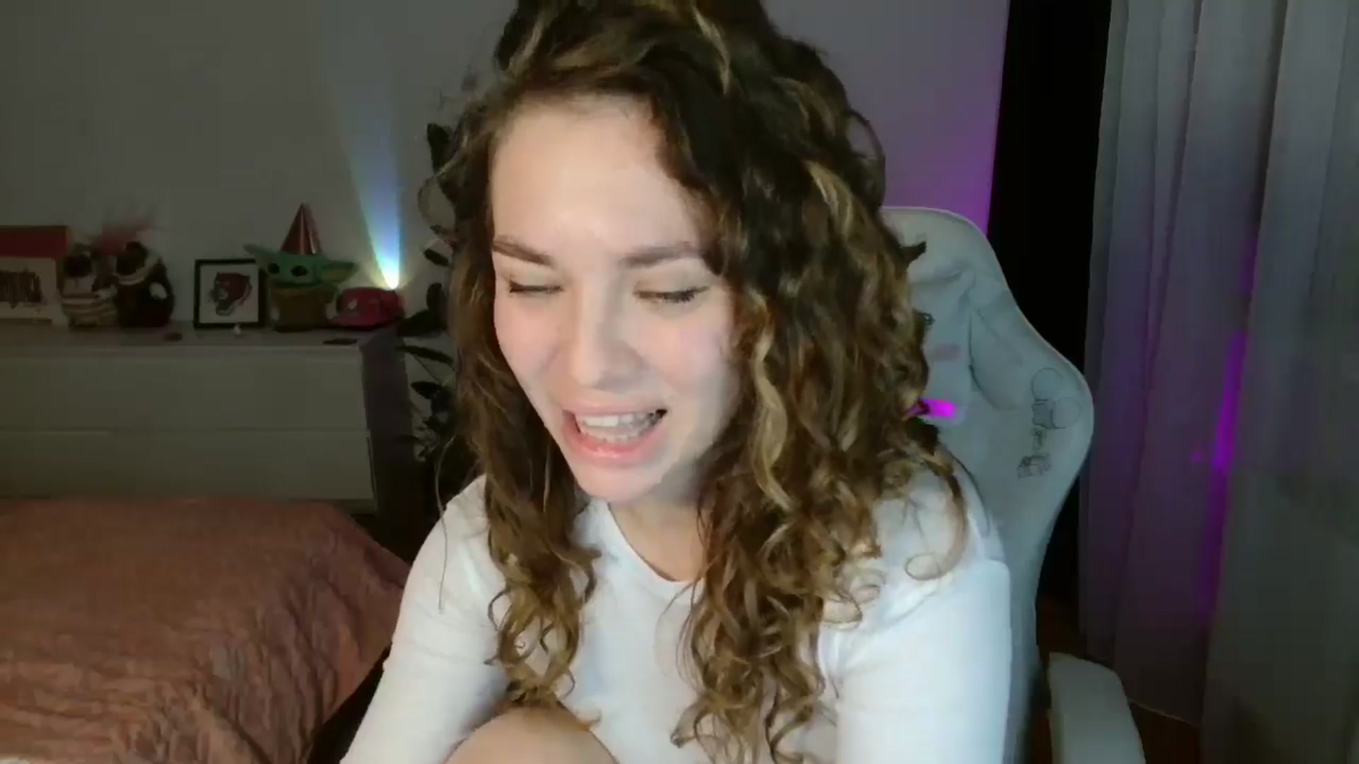 Gallery image thumbnail from FunnyMinni's myfreecams stream on, 05/02/2026, 21:11 image 18 of 20