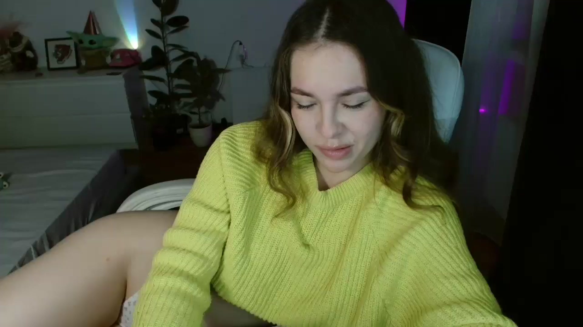 Gallery image thumbnail from FunnyMinni's myfreecams stream on, 05/09/2026, 20:12 image 1 of 20