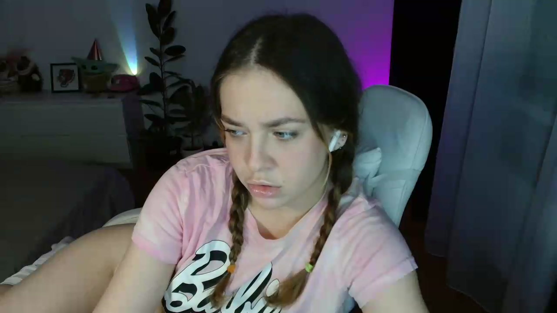 Gallery image thumbnail from FunnyMinni's myfreecams stream on, 05/14/2026, 20:20 image 2 of 20