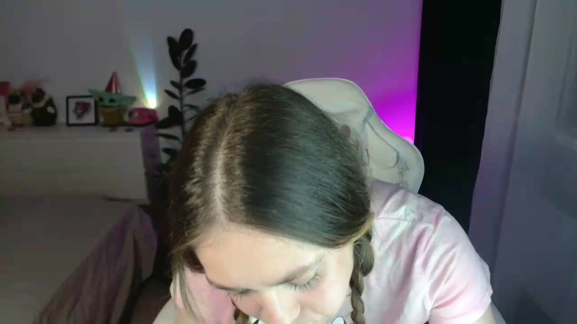Gallery image thumbnail from FunnyMinni's myfreecams stream on, 05/14/2026, 20:20 image 8 of 20