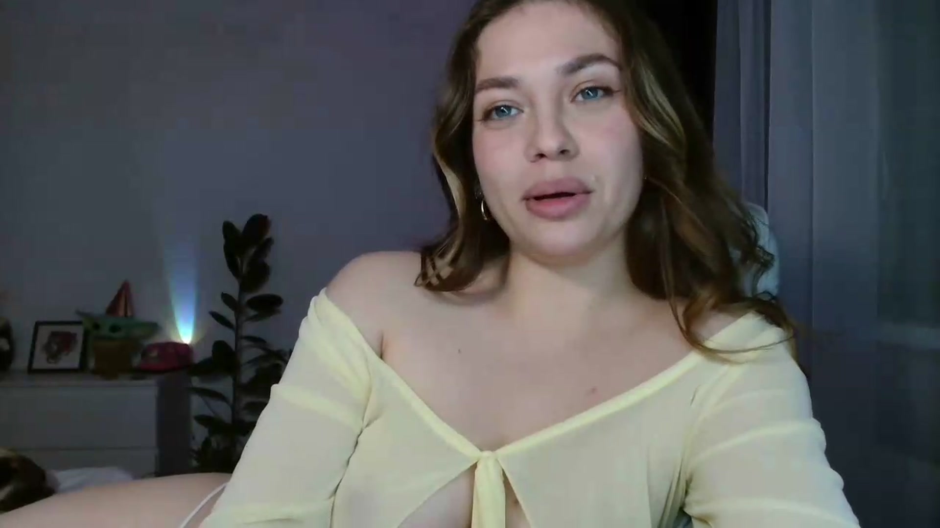 Gallery image thumbnail from FunnyMinni's myfreecams stream on, 05/17/2026, 20:06 image 9 of 20