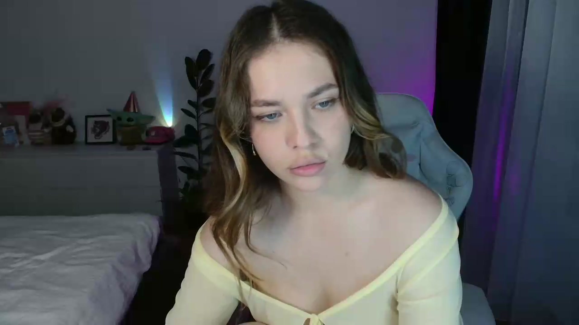 Gallery image thumbnail from FunnyMinni's myfreecams stream on, 05/17/2026, 20:36 image 4 of 20
