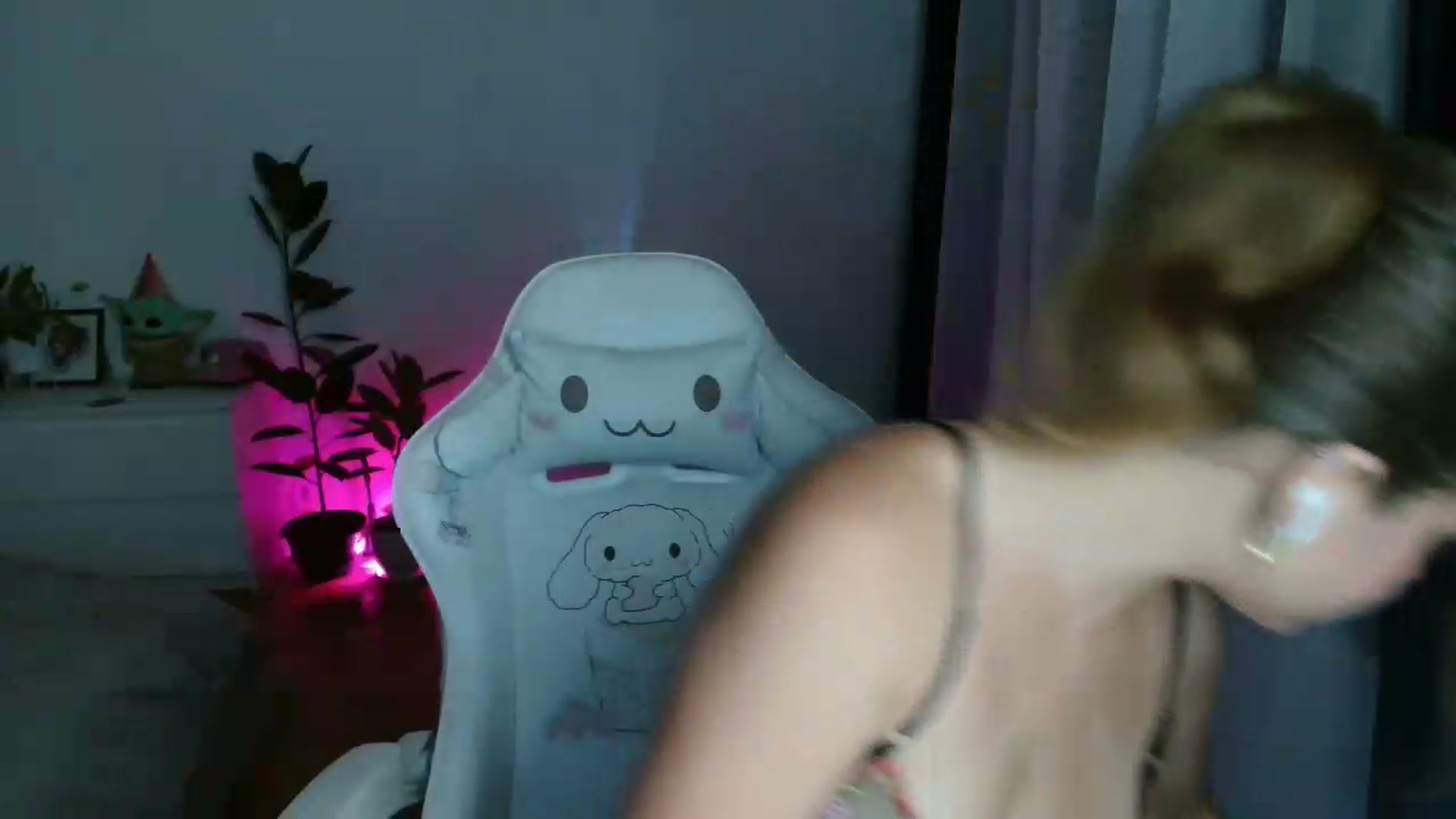 Gallery image thumbnail from FunnyMinni's myfreecams stream on, 06/10/2026, 18:17 image 4 of 20