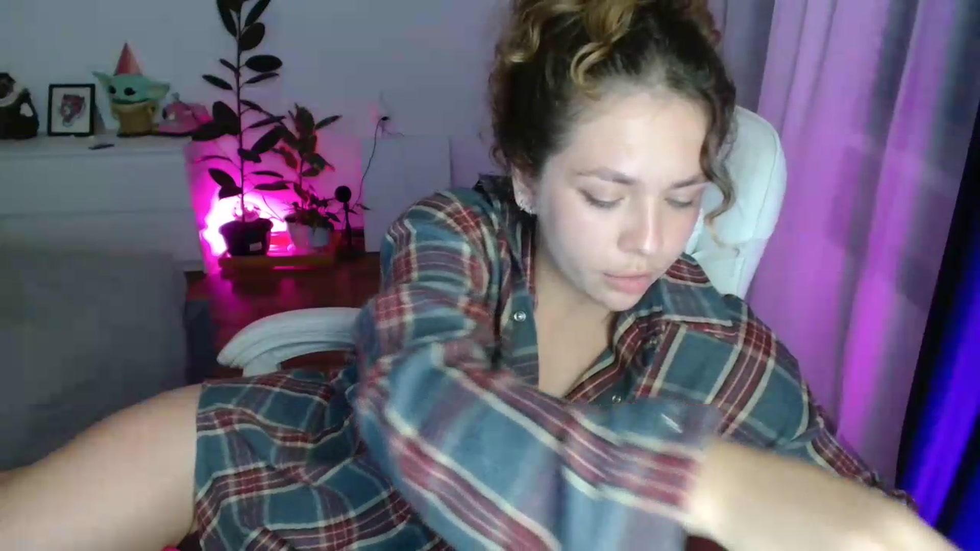 Gallery image thumbnail from FunnyMinni's myfreecams stream on, 06/13/2026, 20:17 image 11 of 20