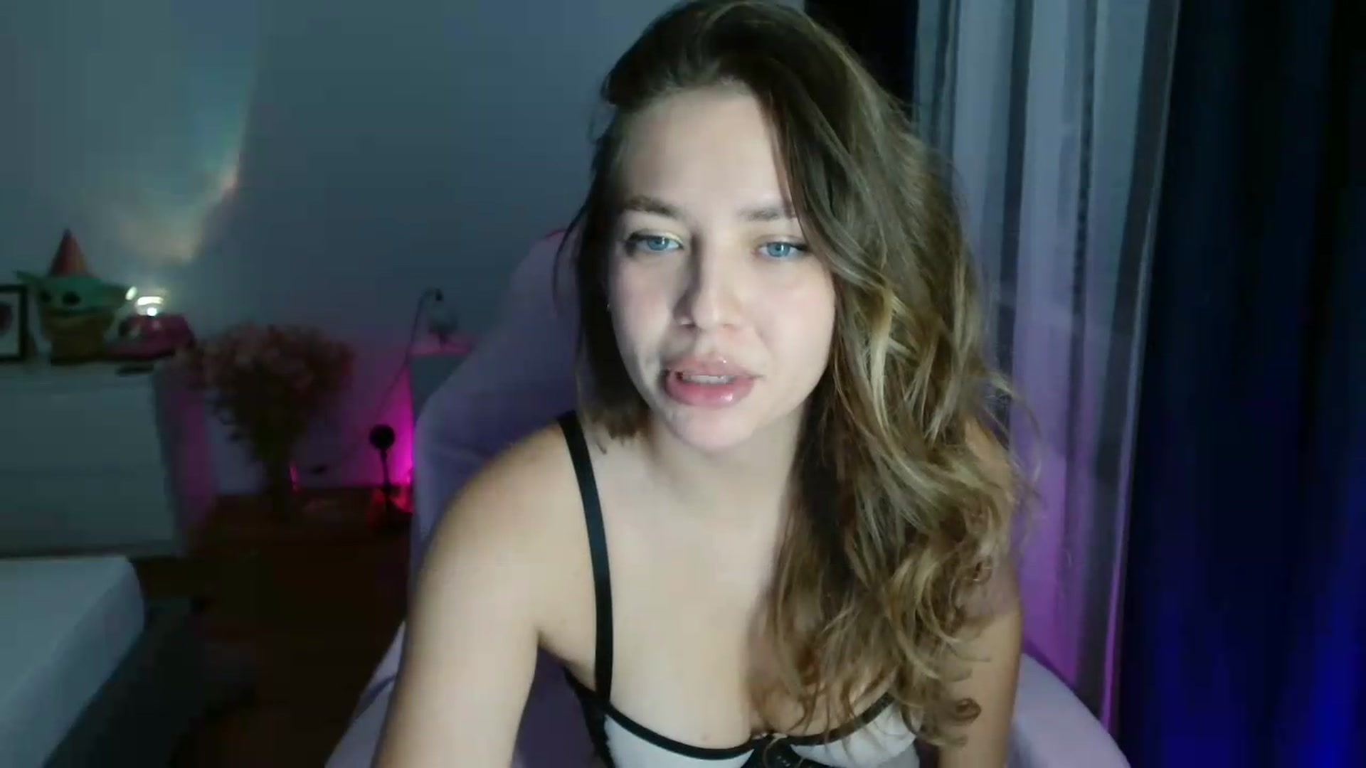 Gallery image thumbnail from FunnyMinni's myfreecams stream on, 06/20/2026, 19:03 image 20 of 20