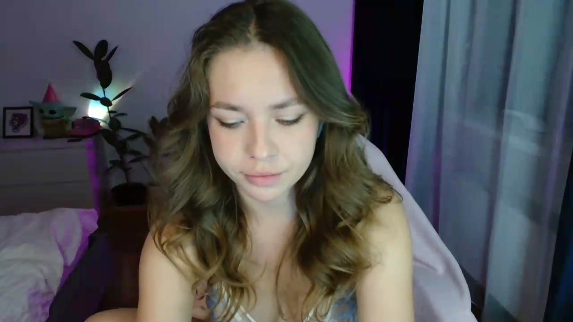 Gallery image thumbnail from FunnyMinni's myfreecams stream on, 06/27/2026, 19:53 image 16 of 20