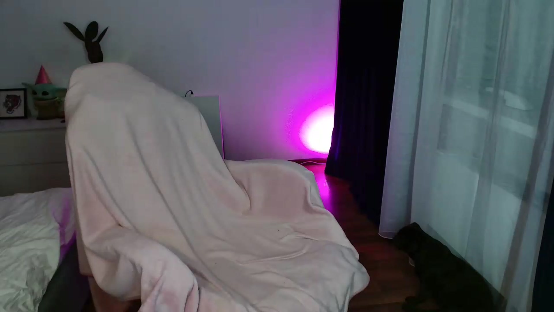 Gallery image thumbnail from FunnyMinni's myfreecams stream on, 06/28/2026, 24:08 image 8 of 20