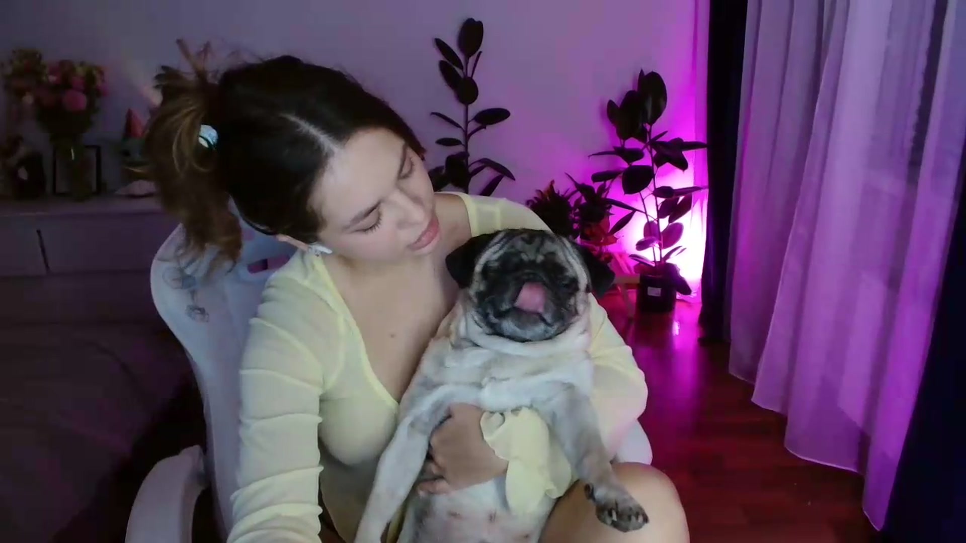 Gallery image thumbnail from FunnyMinni's myfreecams stream on, 07/10/2026, 21:13 image 9 of 20