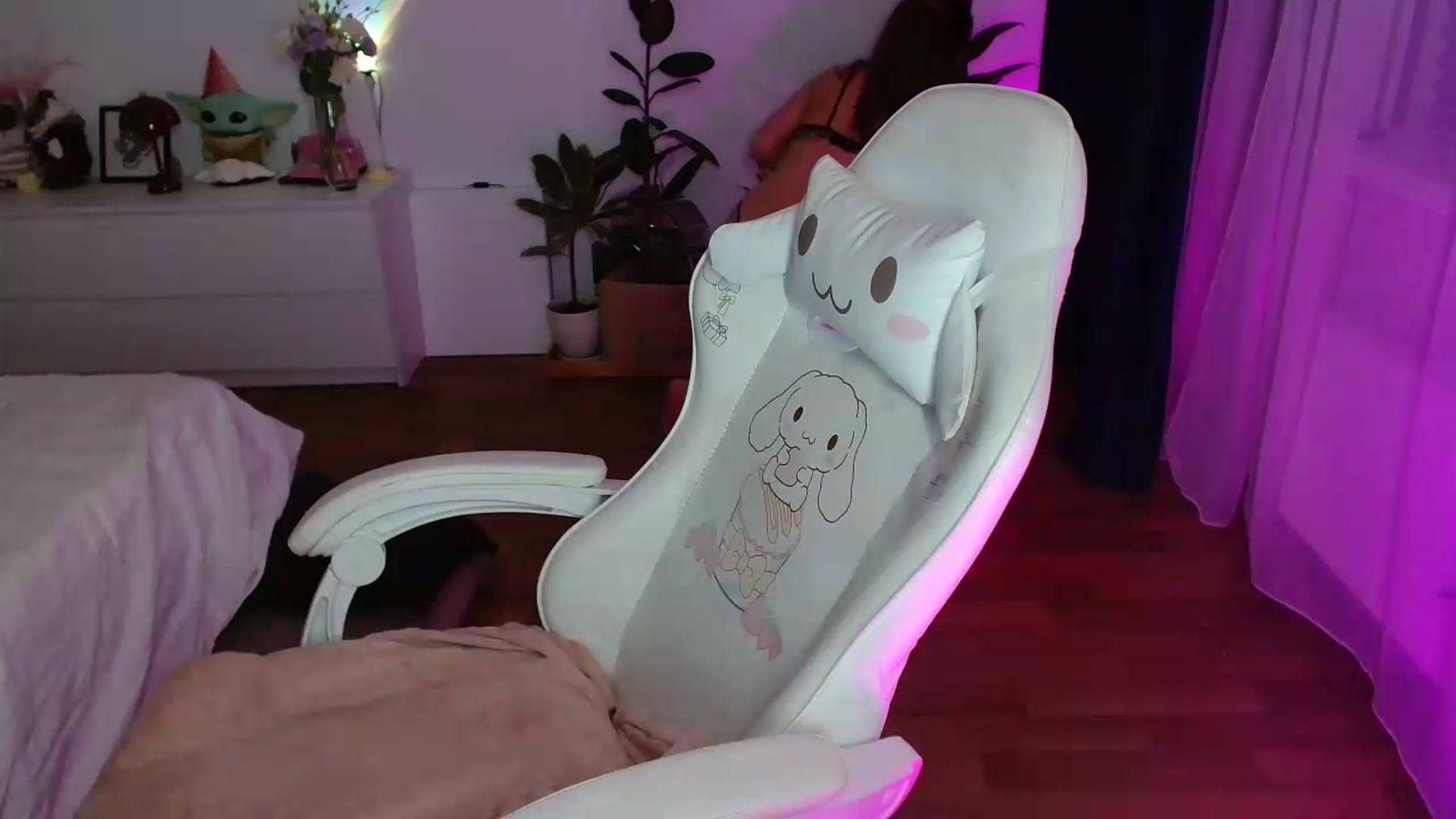 Gallery image thumbnail from FunnyMinni's myfreecams stream on, 07/28/2026, 18:49 image 2 of 20
