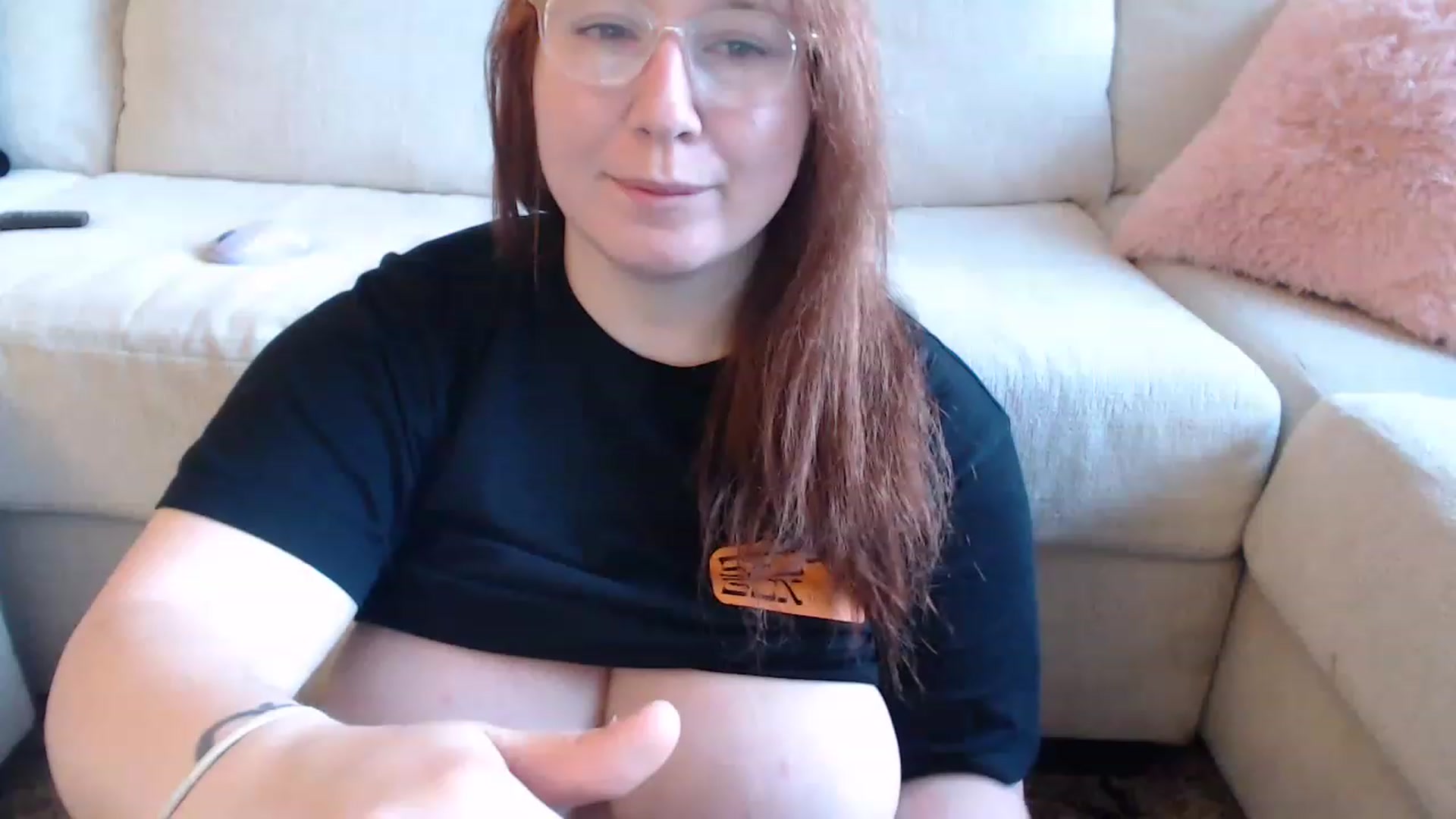 Gallery image thumbnail from Funsize_'s myfreecams stream on, 05/08/2023, 23:43 image 5 of 20