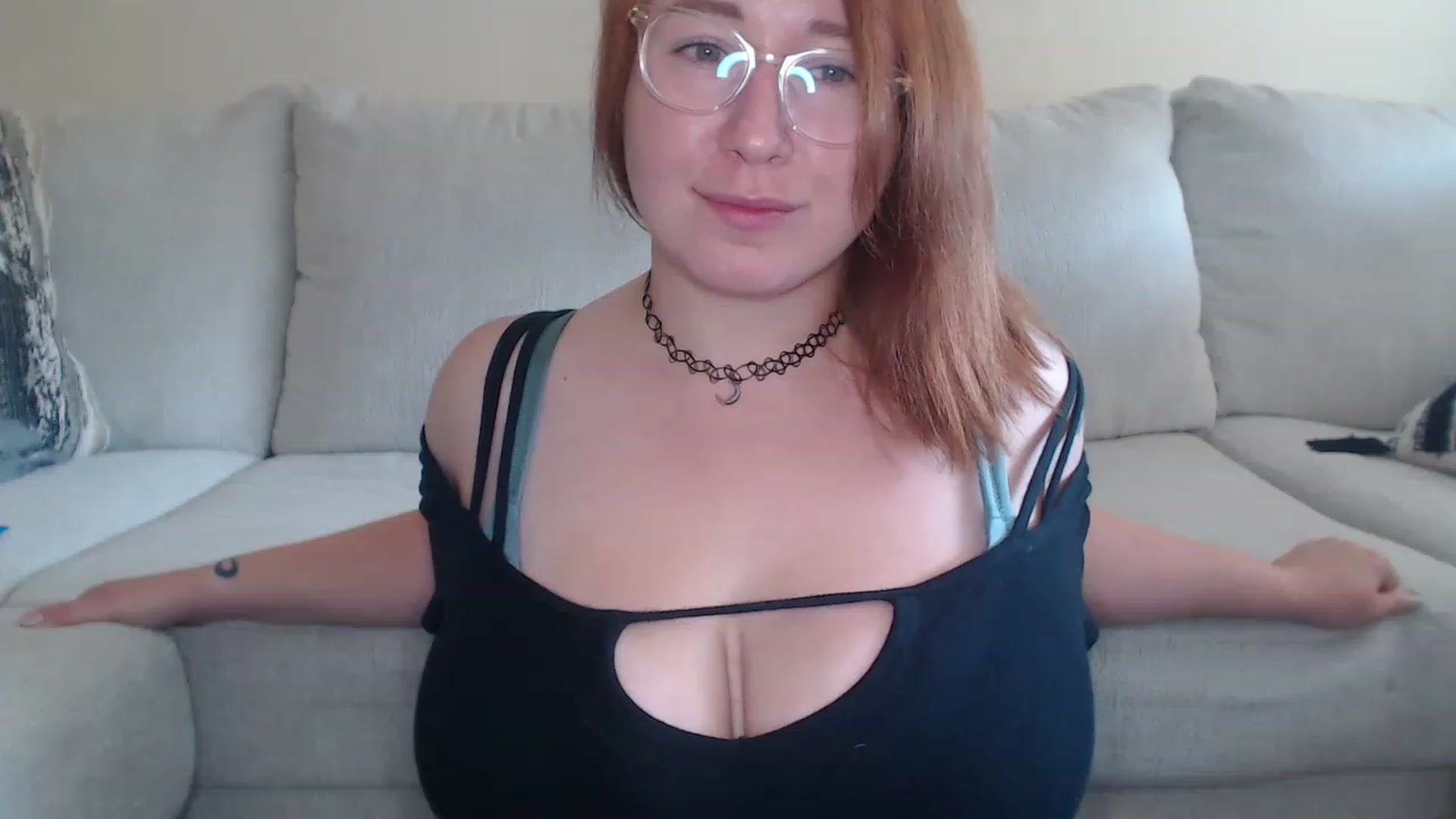 Gallery image thumbnail from Funsize_'s myfreecams stream on, 06/25/2023, 17:38 image 8 of 20